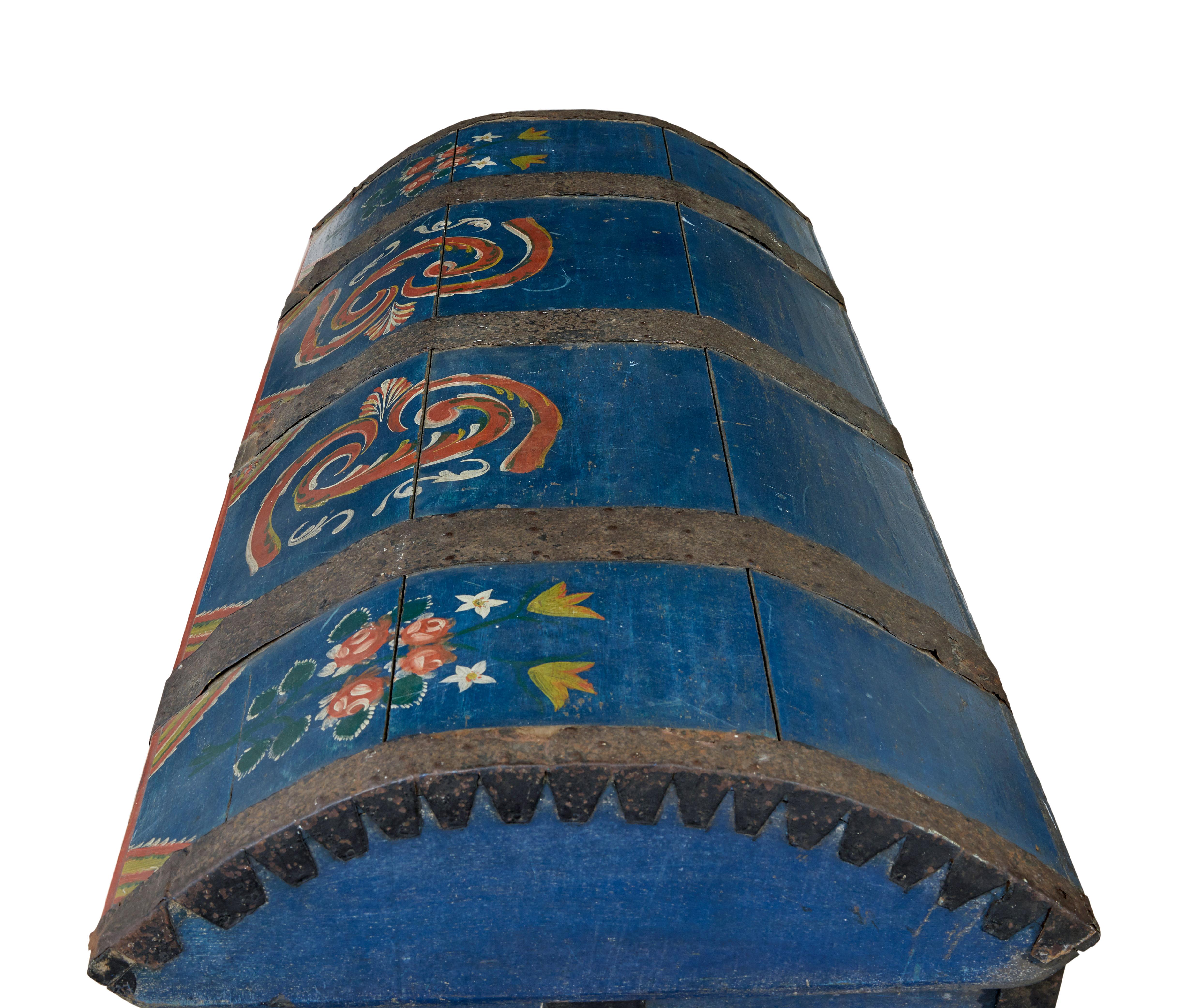 Traditional 19th Century Painted Swedish Dome Trunk For Sale 2