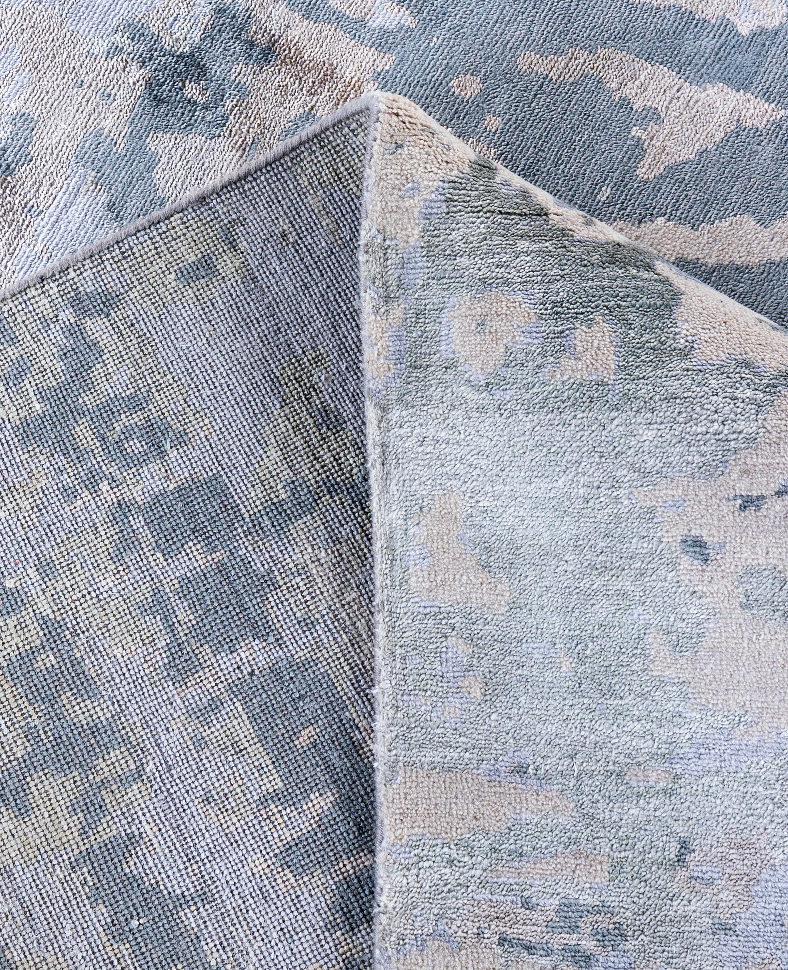 XXI secolo e contemporaneo Traditional Abstract Silk, Wool Hand Knotted Gray Area Rugs 8' 1