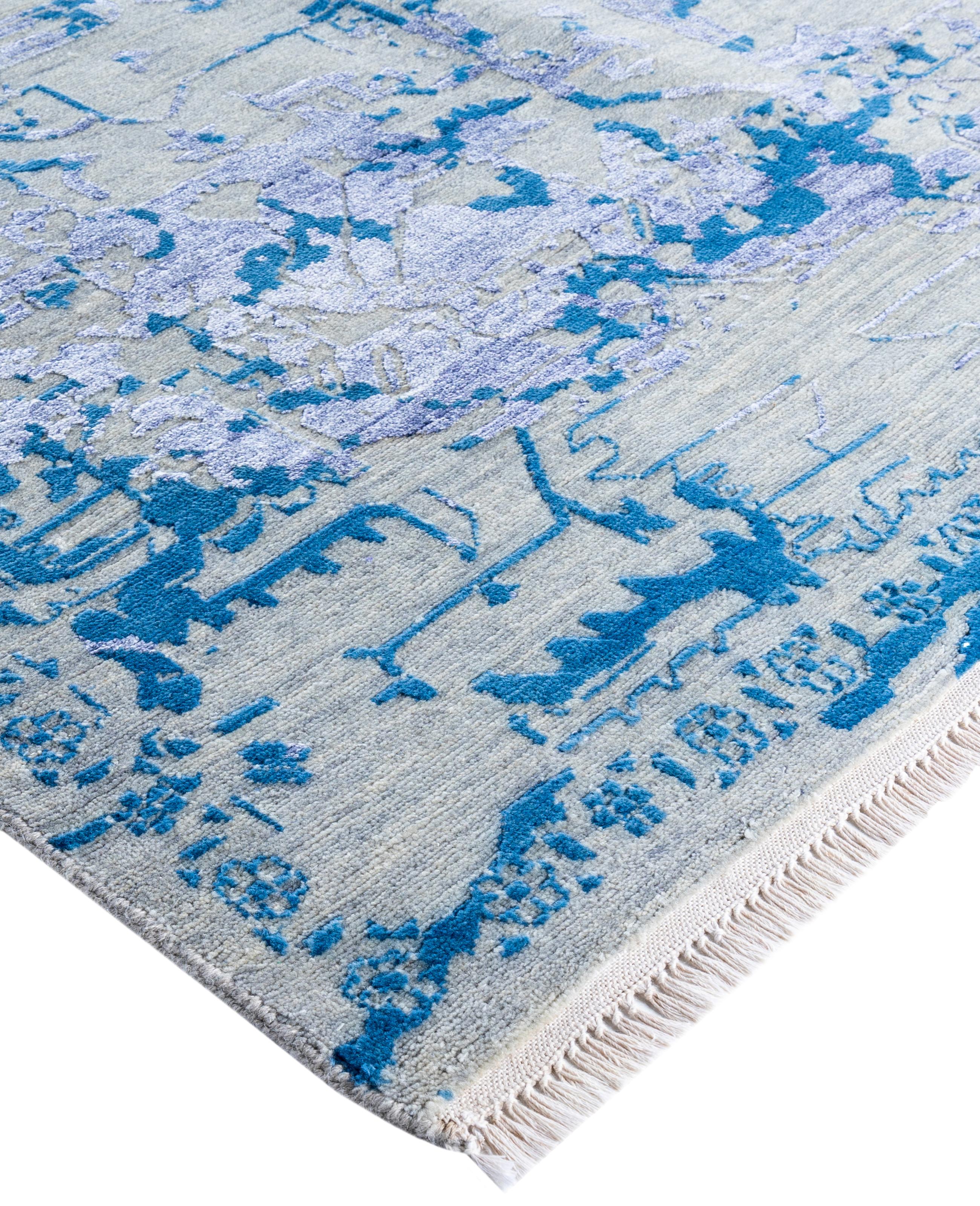 Las alfombras kazak han sido codiciadas durante generaciones, y su estética de diseño único es una cautivadora combinación de historia tribal e influencia geográfica. Intrincadamente anudados a mano con lana, los medallones, los dibujos en toda la
