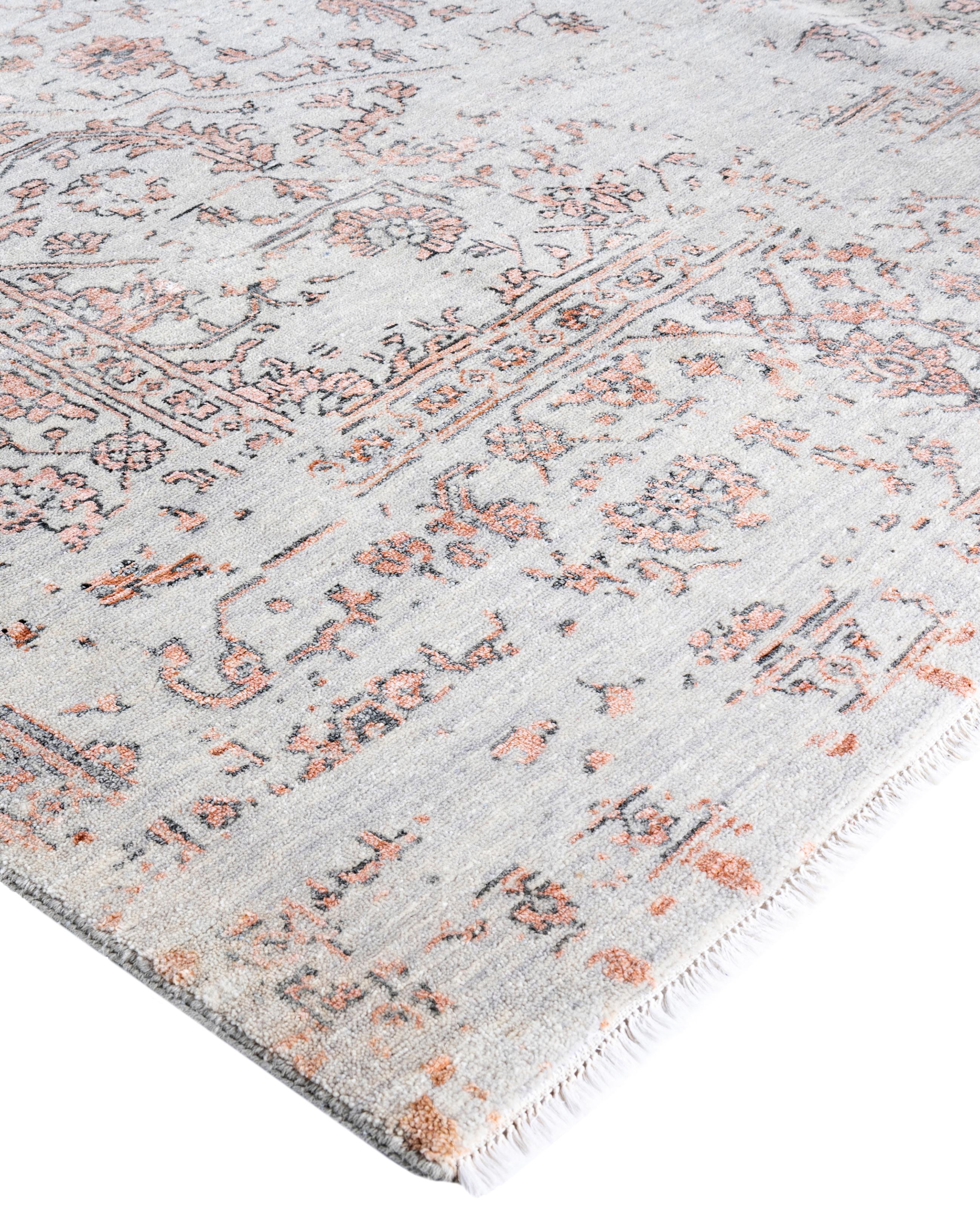 Las alfombras kazak han sido codiciadas durante generaciones, y su estética de diseño único es una cautivadora combinación de historia tribal e influencia geográfica. Intrincadamente anudados a mano con lana, los medallones, los dibujos en toda la