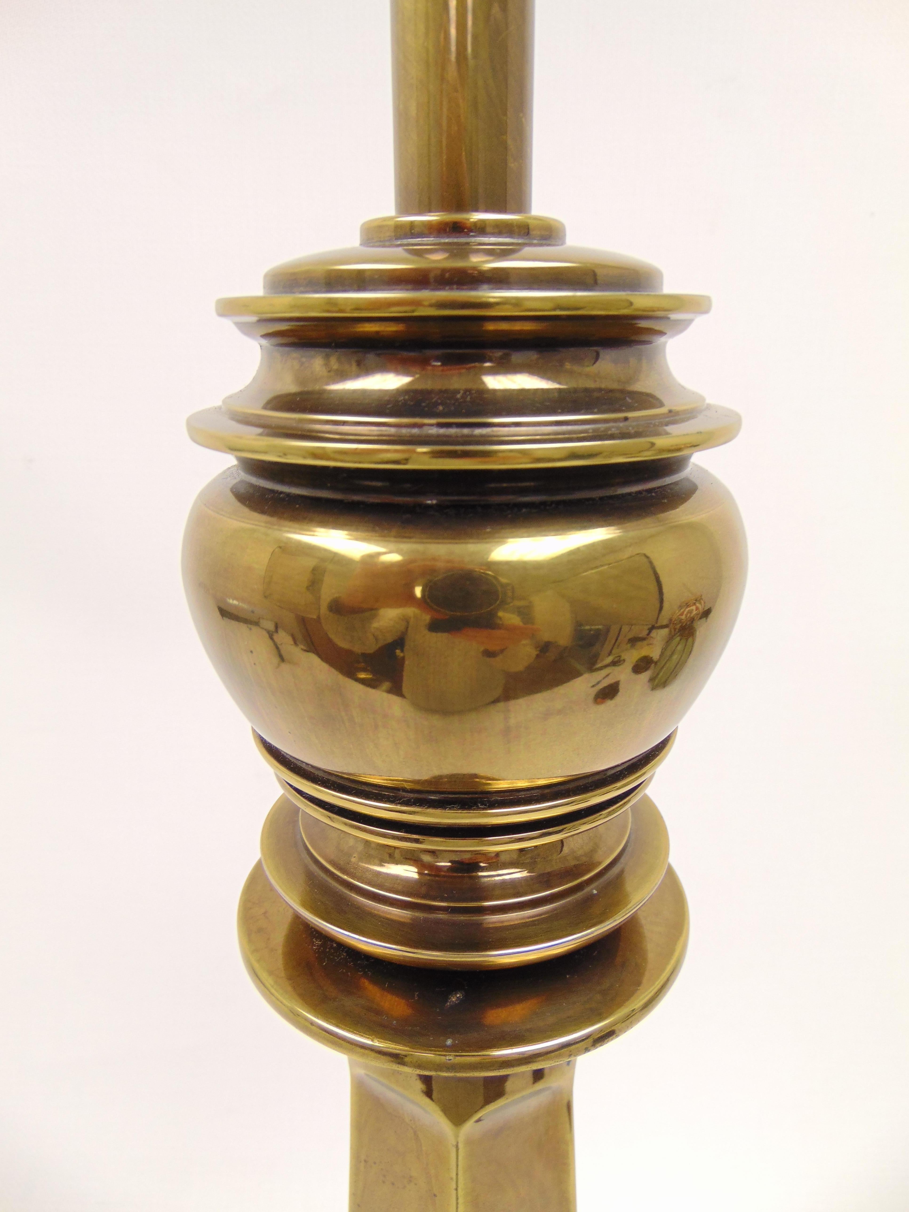 Traditional American Classical Vintage Brass Lamp by Stiffel 1970s 1
