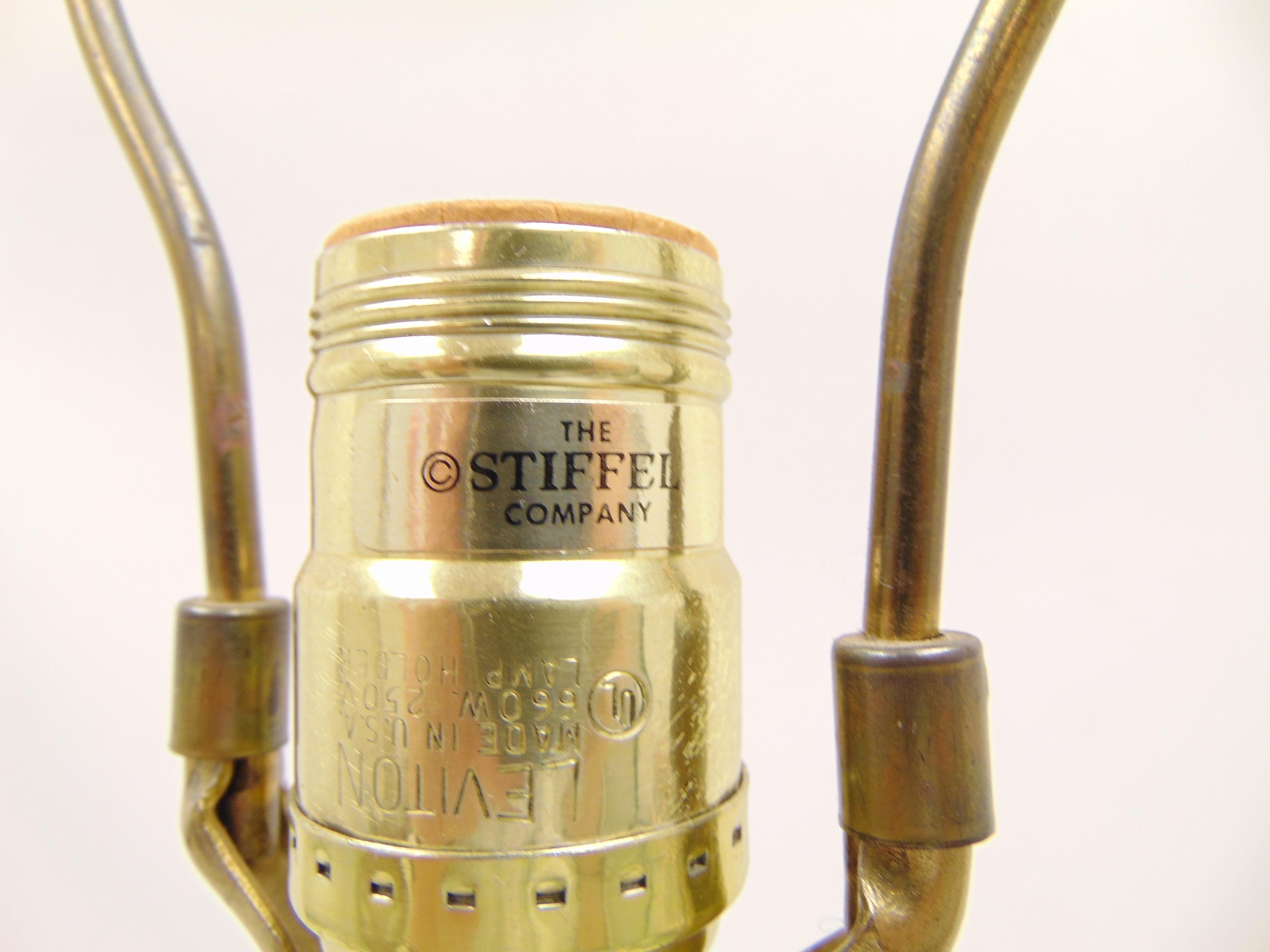 Traditional American Classical Vintage Brass Lamp by Stiffel 1970s 2