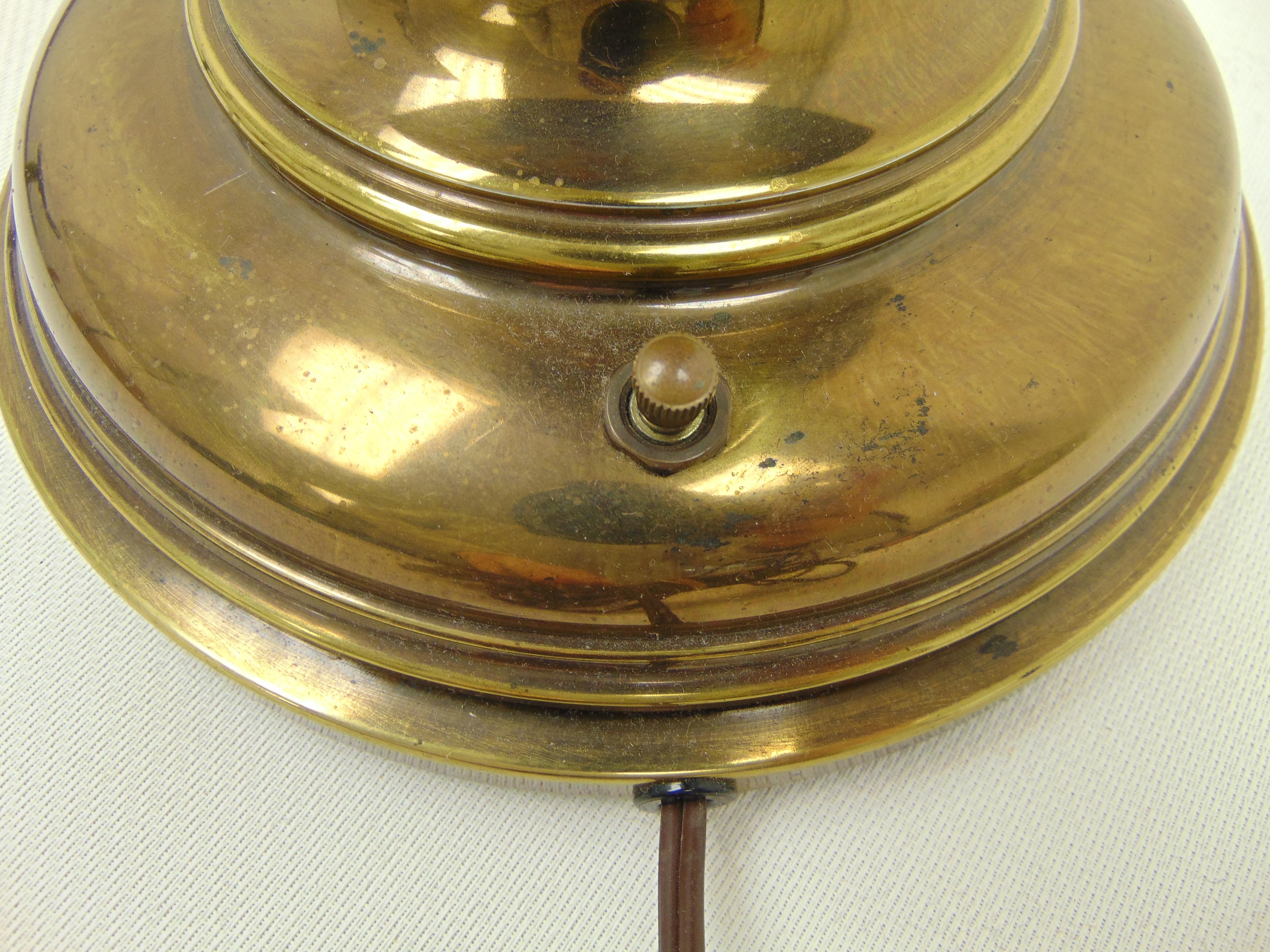 Traditional American Classical Vintage Brass Lamp by Stiffel 1970s 4