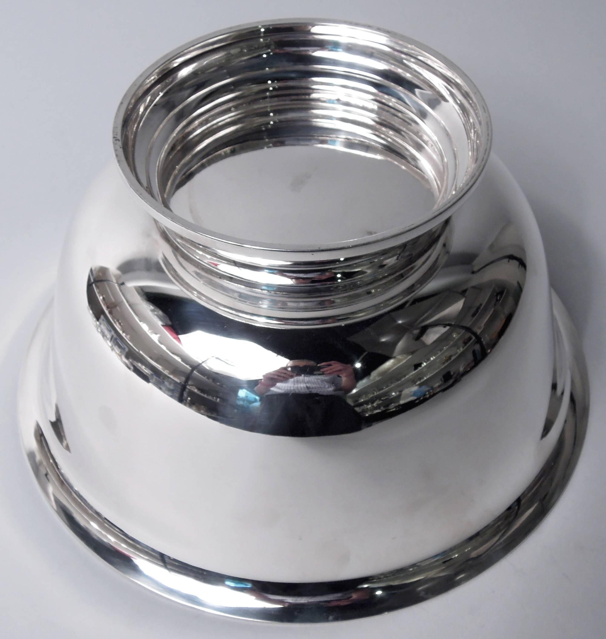 Ciotola tradizionale americana Coloniale in argento Sterling A. Silver In condizioni buone in vendita a New York, NY