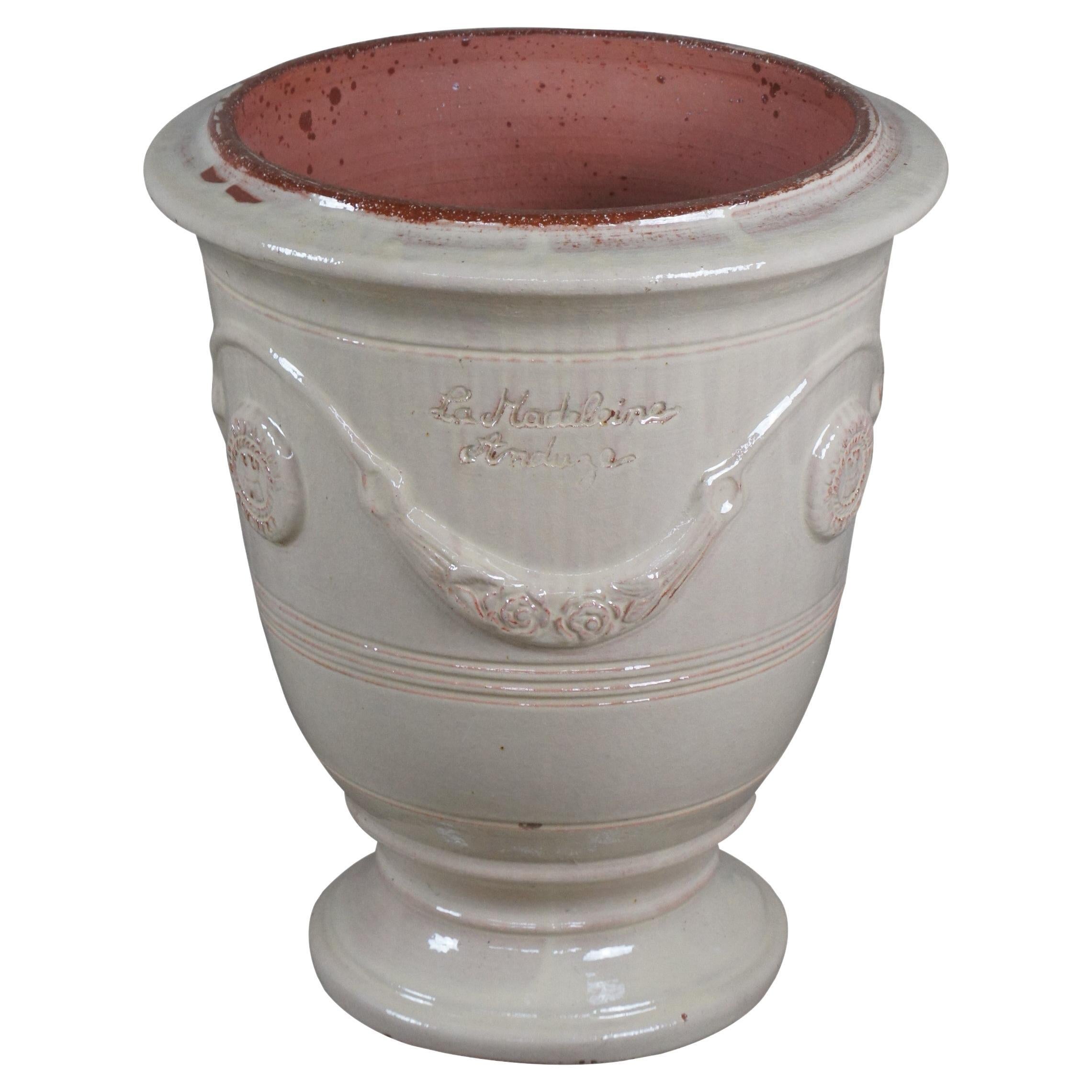 Traditionelle Anduze Französisch Moderne Elfenbein glasierte Keramik Jardinière Urne Pflanzer 21" im Angebot