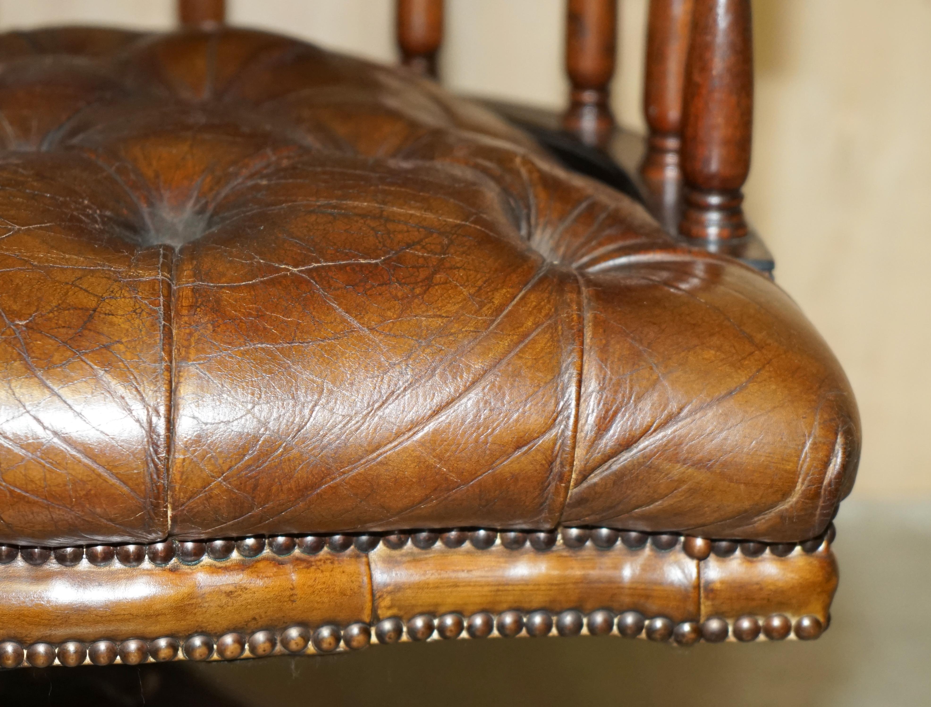 TRADITIONAL ANTiQUE CIGAR BROWN LEATHER OAK CHESTERFIELD CAPTAINS ARMCHAIR 4