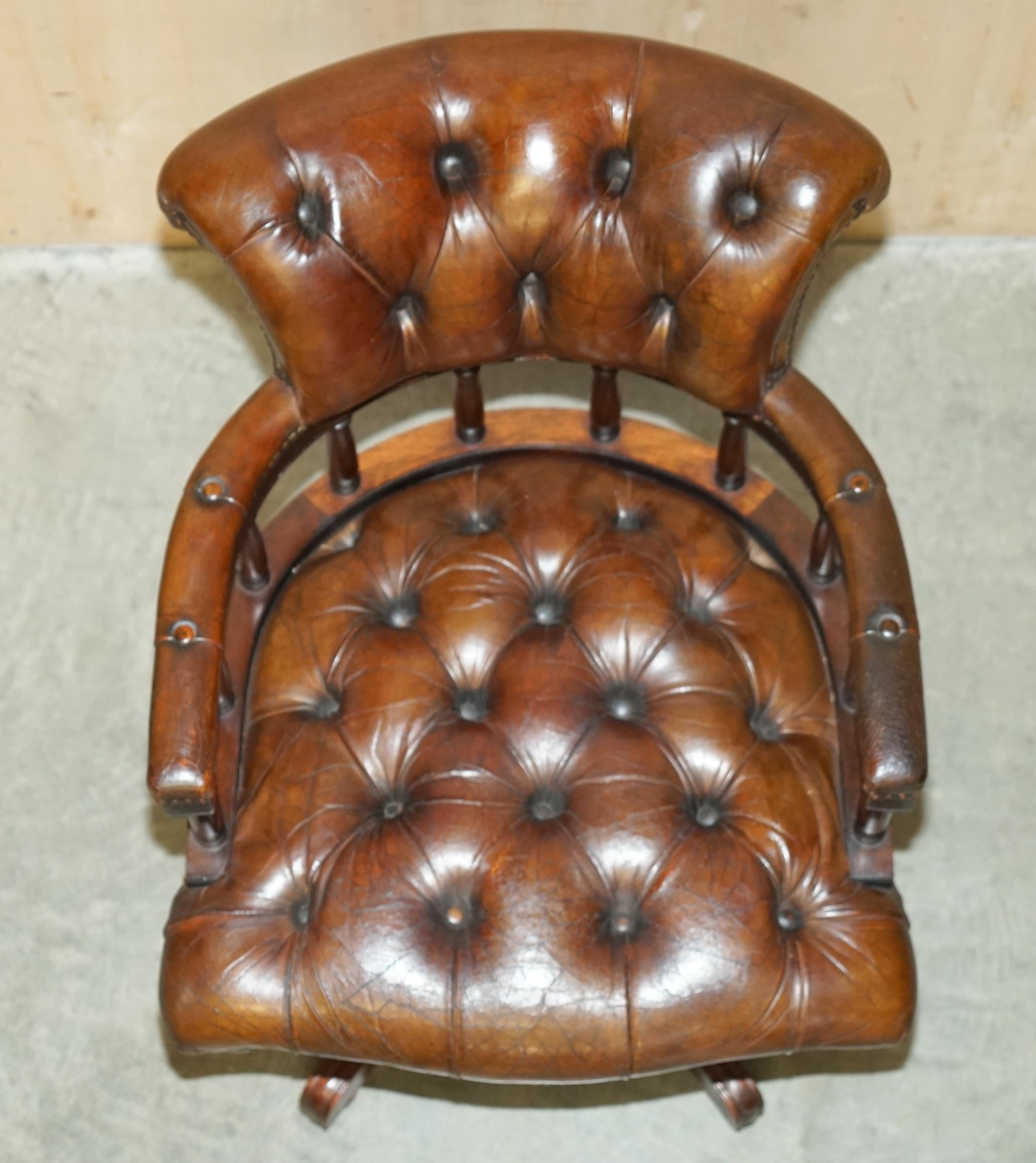 TRADITIONAL ANTiQUE CIGAR BROWN LEATHER OAK CHESTERFIELD CAPTAINS ARMCHAIR 7