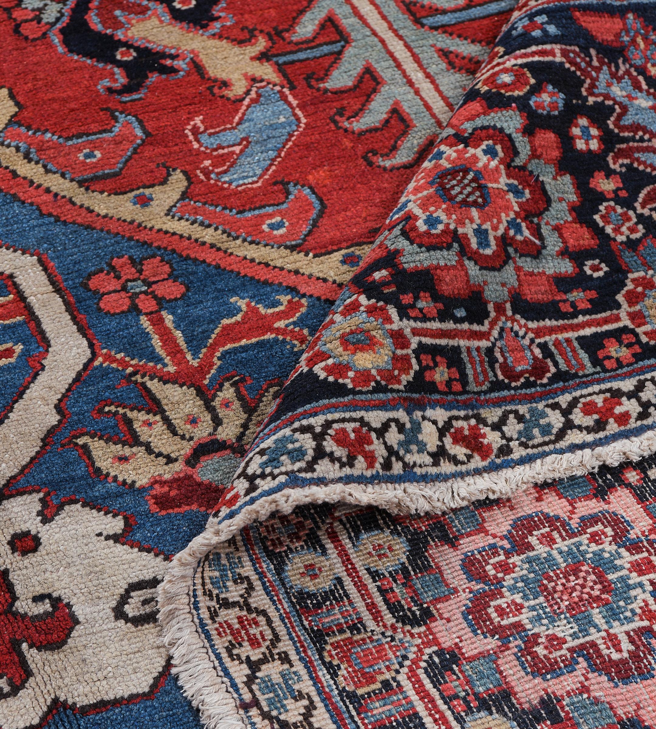 Traditional Antique Circa-1900 Brick-Red and Indigo Floral Persian Serapi Rug For Sale 5