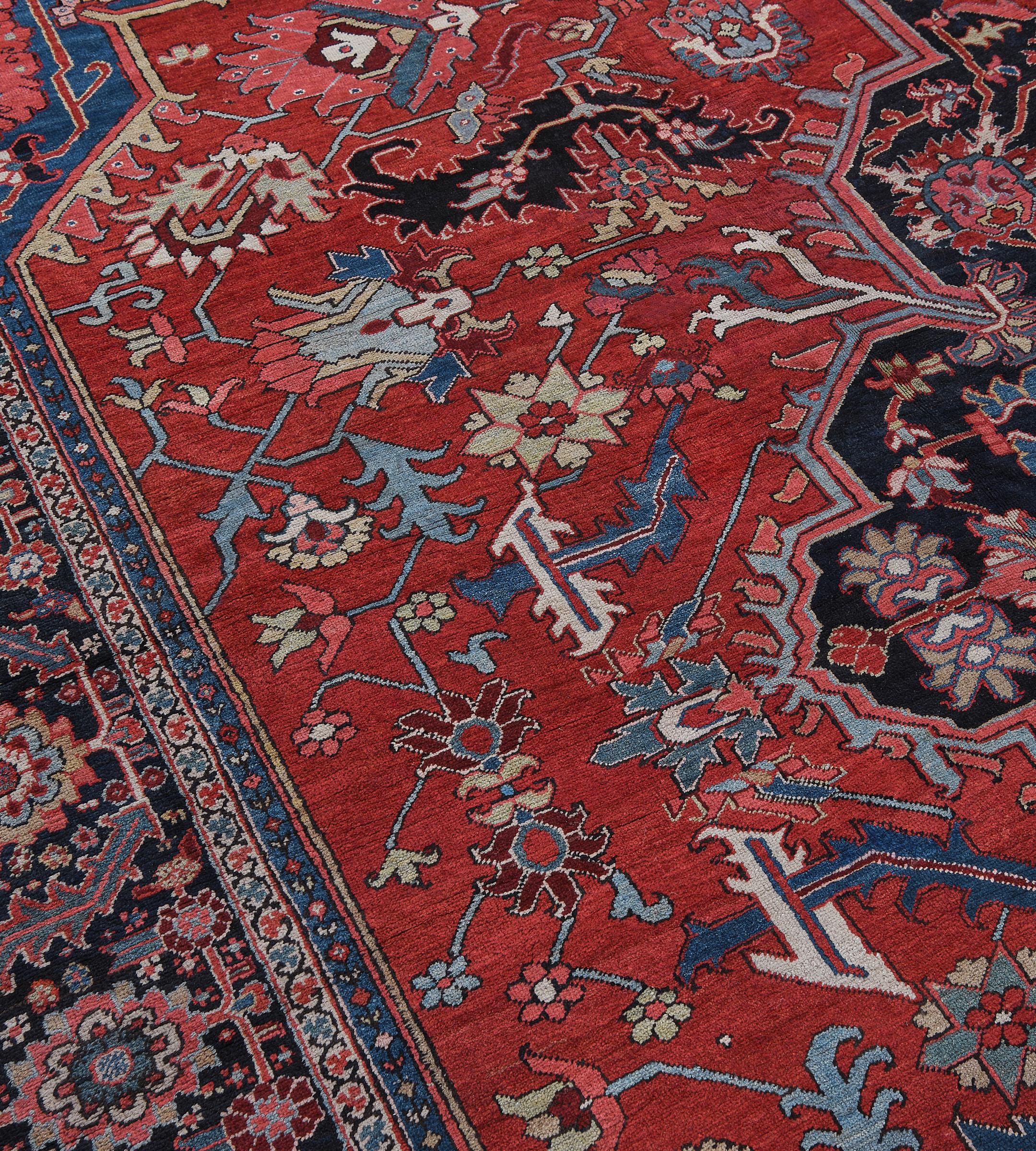 Traditional Antique Circa-1900 Brick-Red and Indigo Floral Persian Serapi Rug In Good Condition For Sale In West Hollywood, CA