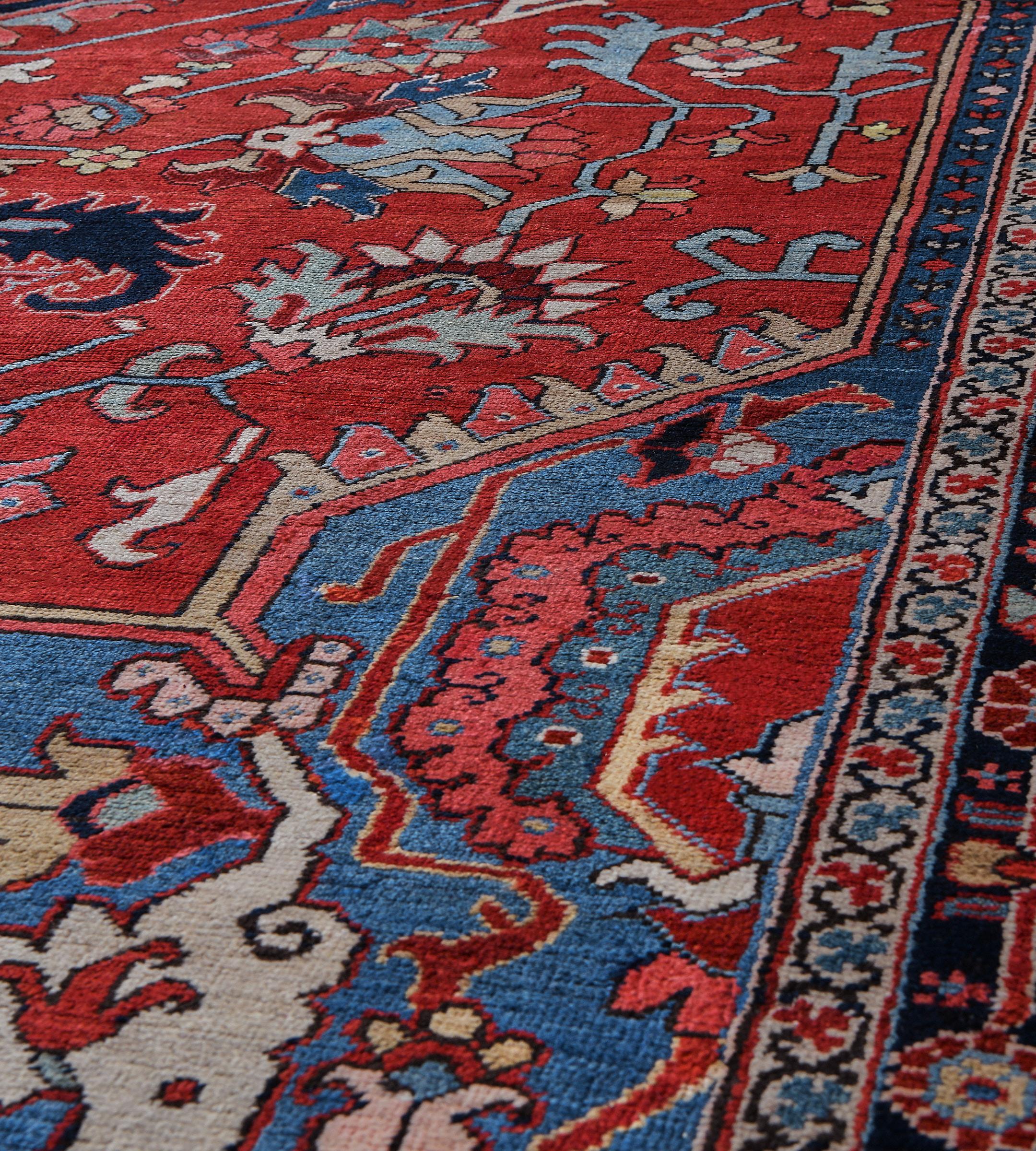 Traditional Antique Circa-1900 Brick-Red and Indigo Floral Persian Serapi Rug For Sale 2