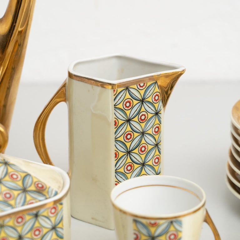 https://a.1stdibscdn.com/traditional-antique-french-coffee-set-of-21-pieces-circa-1950-for-sale-picture-6/f_14272/f_287738421653294798690/28Abr_140_master.jpg?width=768