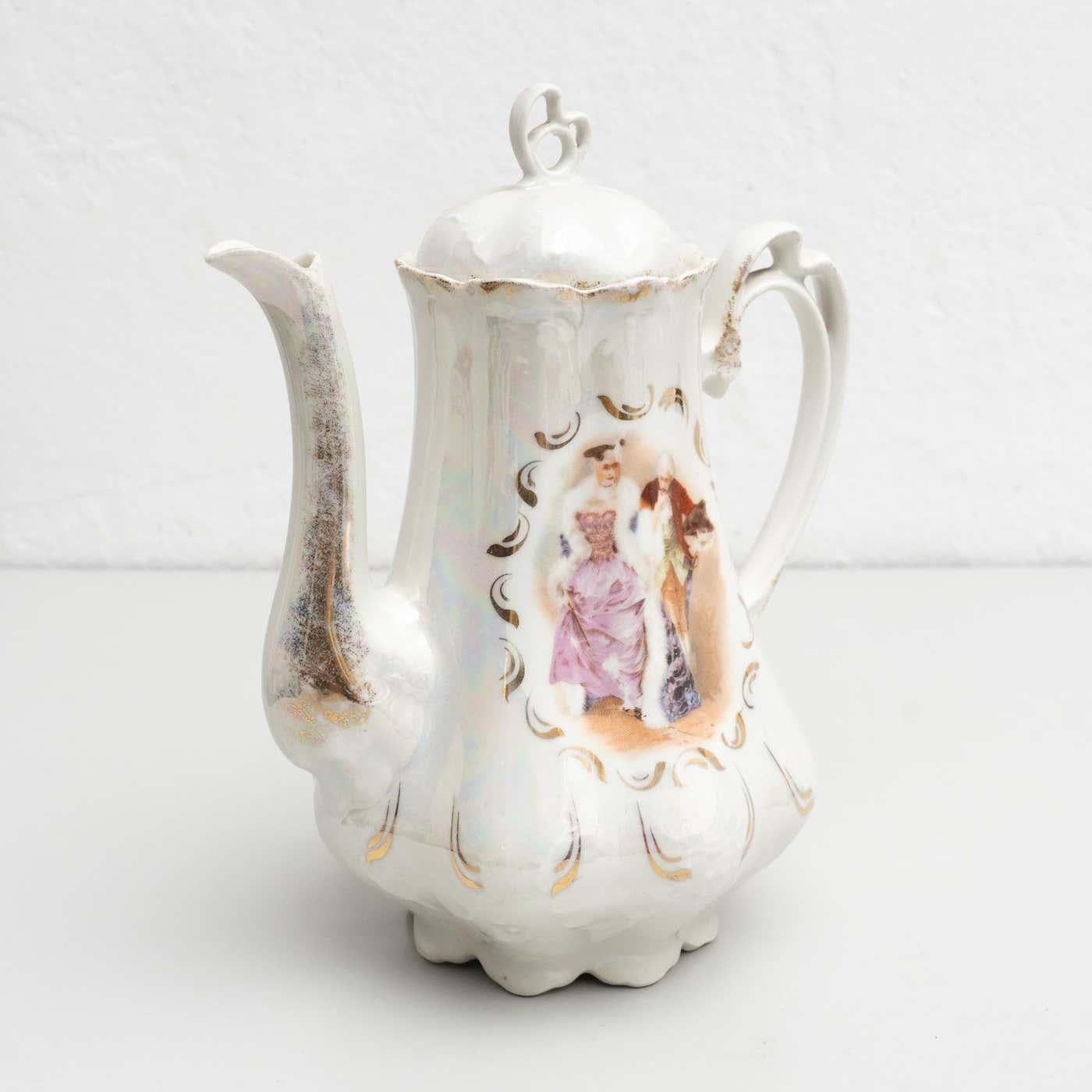 Traditional Antique French Porcelain Coffee Set of 14 Pieces, circa 1940 10