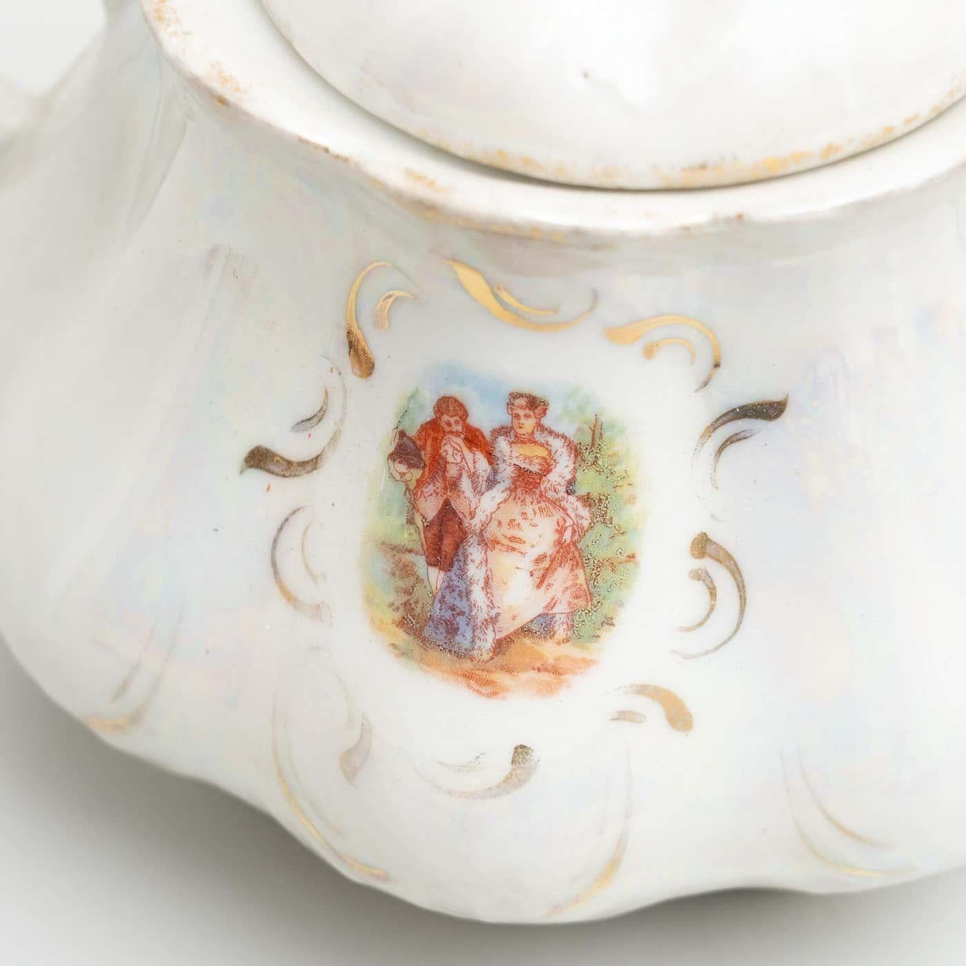 Traditional Antique French Porcelain Coffee Set of 14 Pieces, circa 1940 13