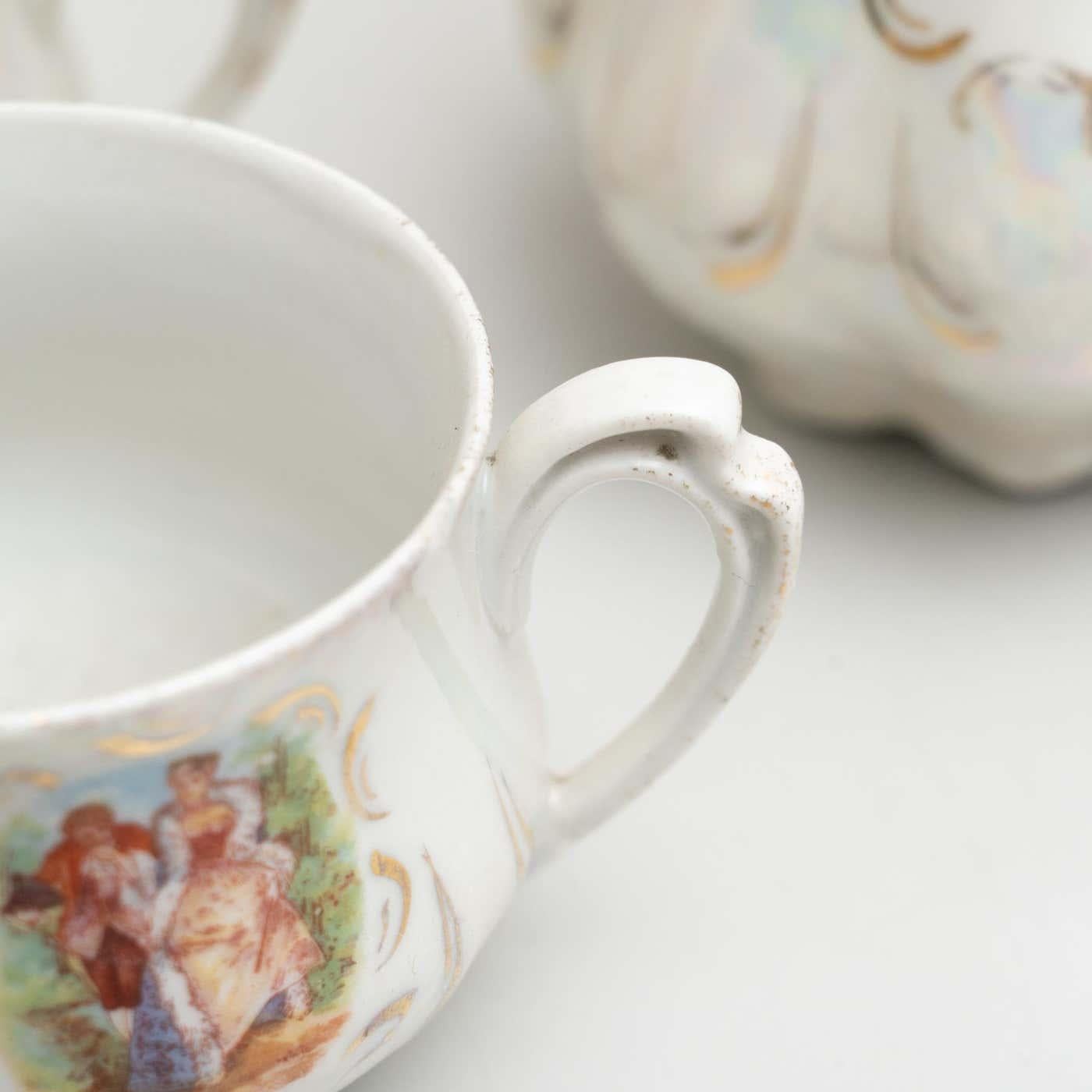 Mid-20th Century Traditional Antique French Porcelain Coffee Set of 14 Pieces, circa 1940