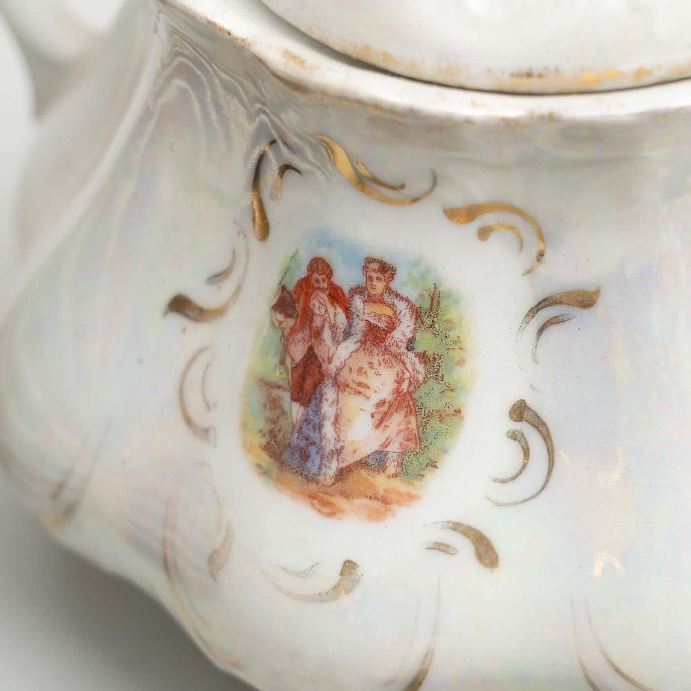 Traditional Antique French Porcelain Coffee Set of 14 Pieces, circa 1940 3