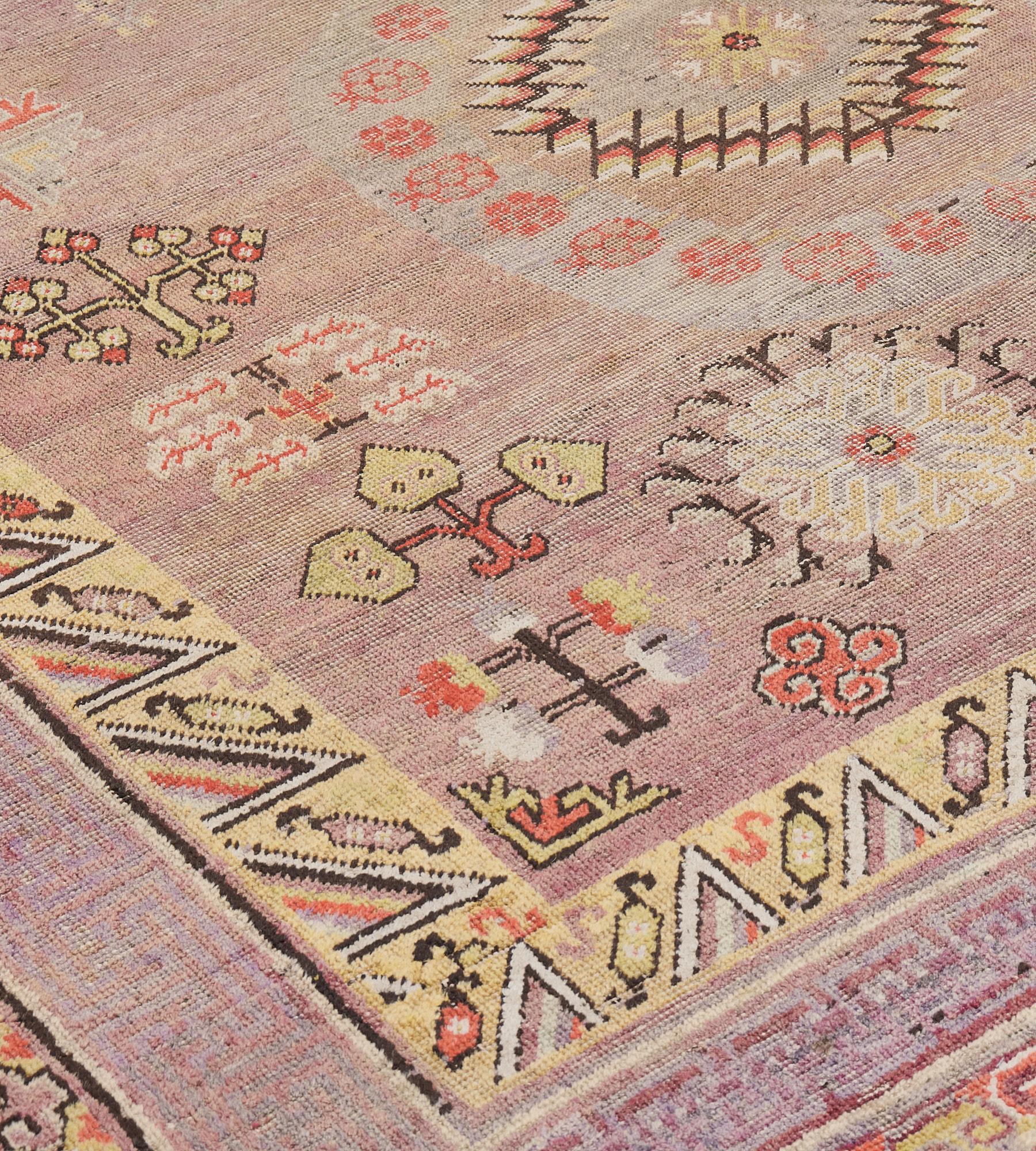Traditioneller antiker handgeknüpfter Khotan-Teppich (Handgeknüpft) im Angebot