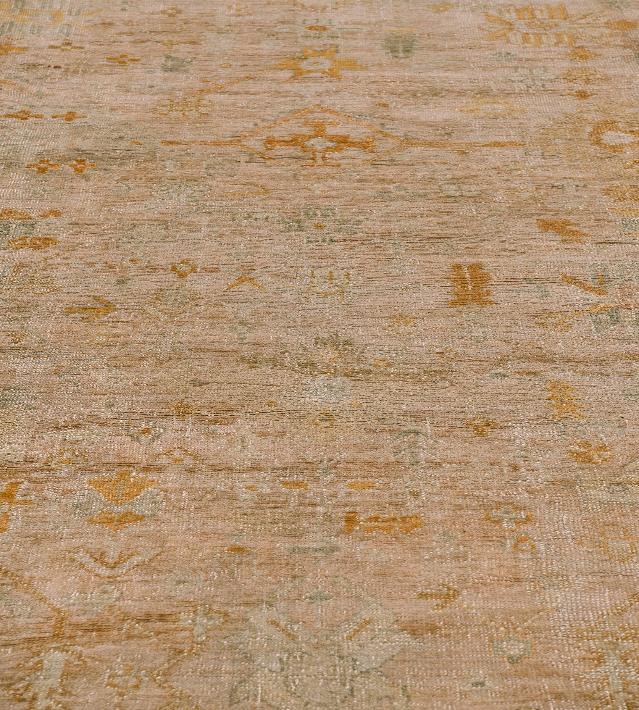Traditional Antique Hand-woven Dusty-Rose Turkish Oushak Rug For Sale 3
