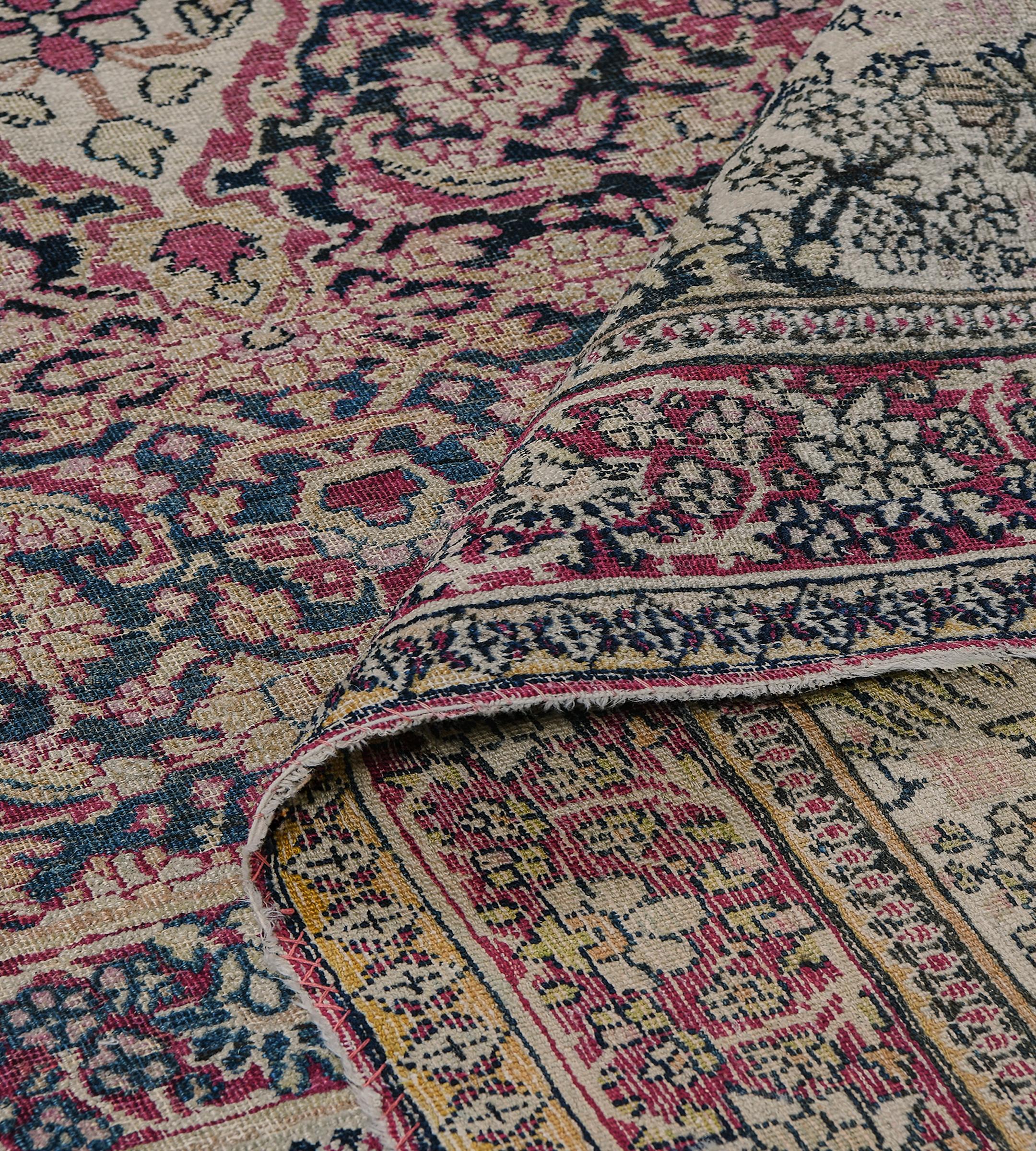 Tapis persan Kerman traditionnel ancien peint en Herati en vente 4