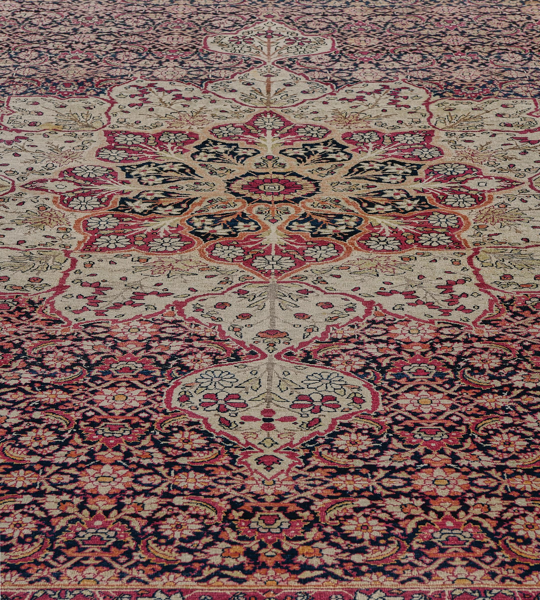 Tapis persan Kerman traditionnel ancien peint en Herati en vente 2