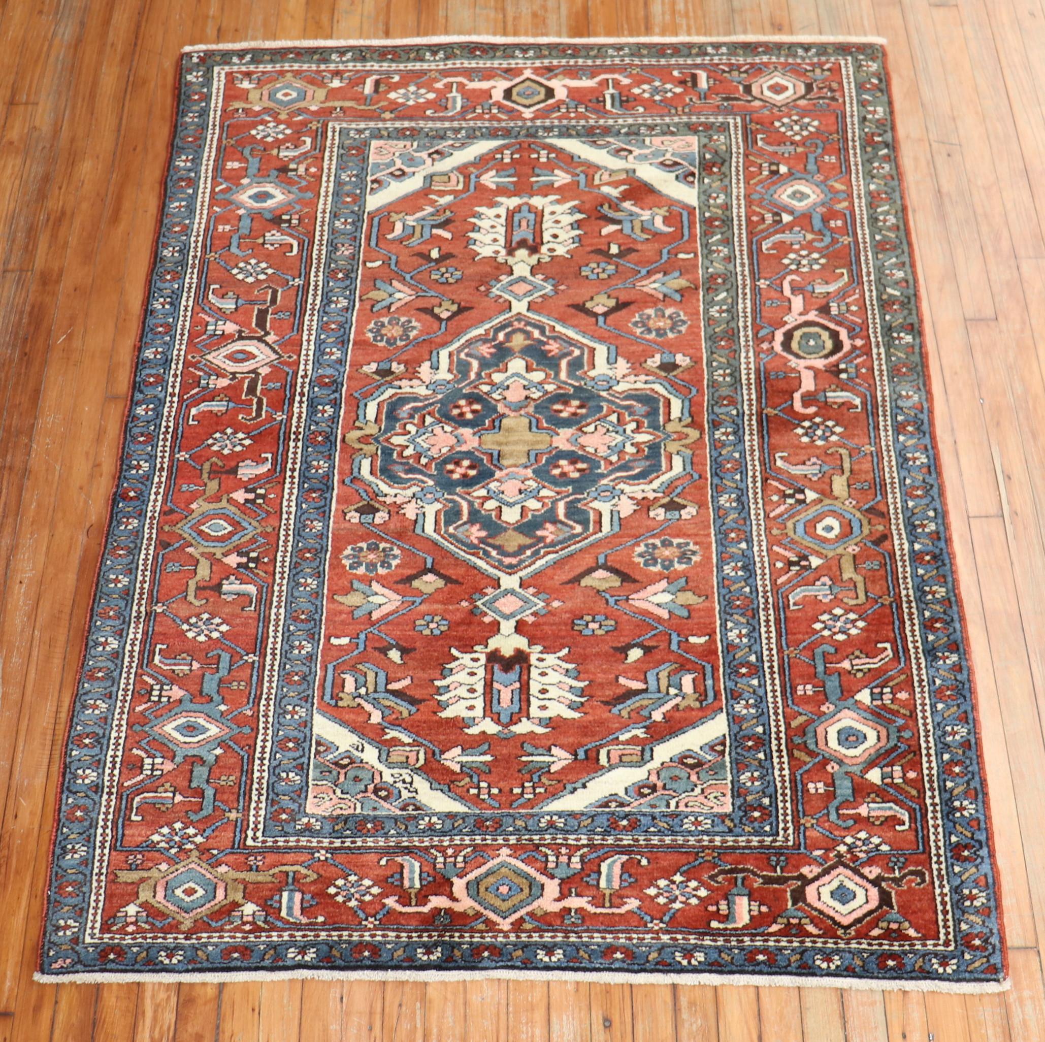 Hand-Woven Traditional Antique Persian Heriz Serapi Rug For Sale