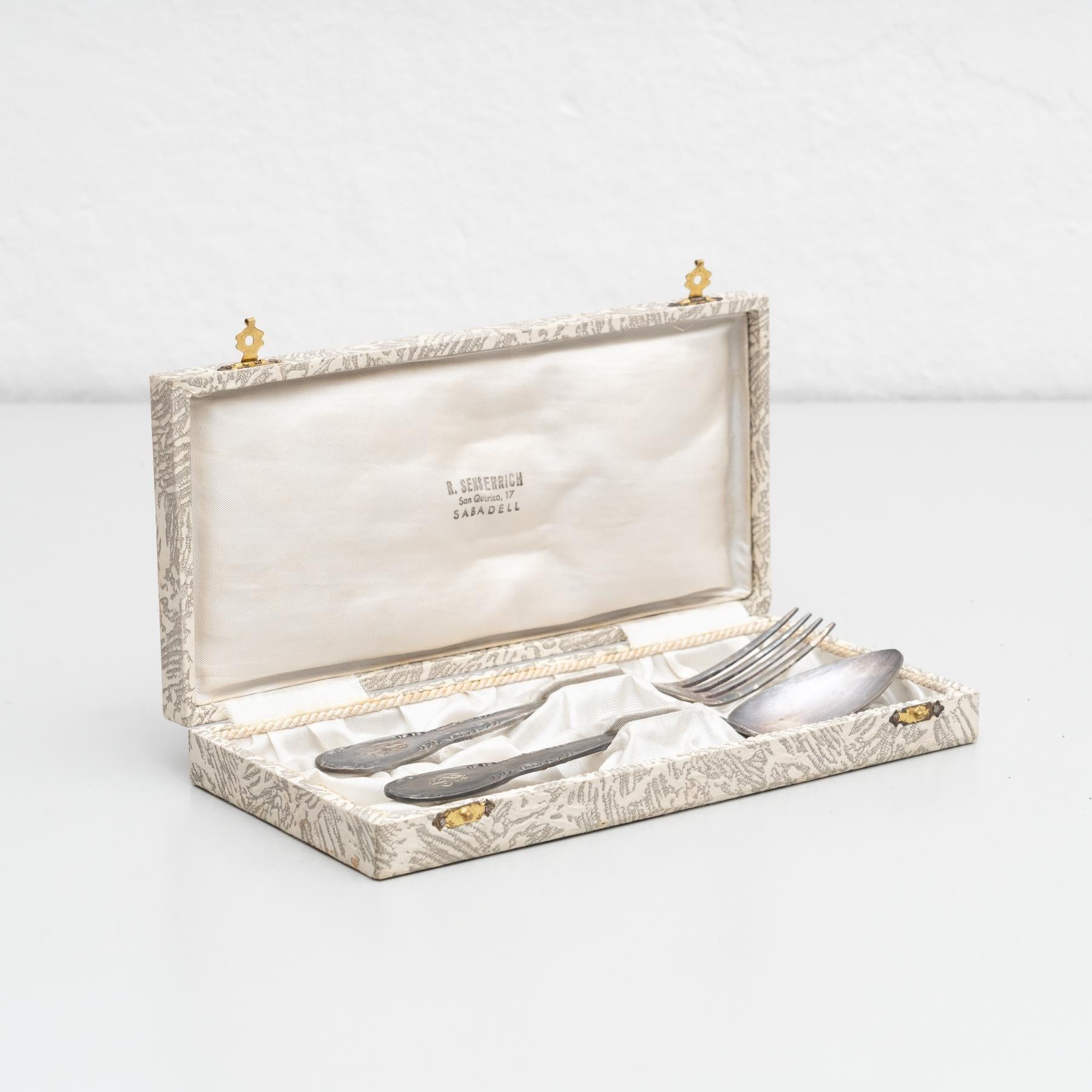 Espagnol Fourchette et cuillère traditionnelles en argent ancien dans une boîte, vers 1950 en vente