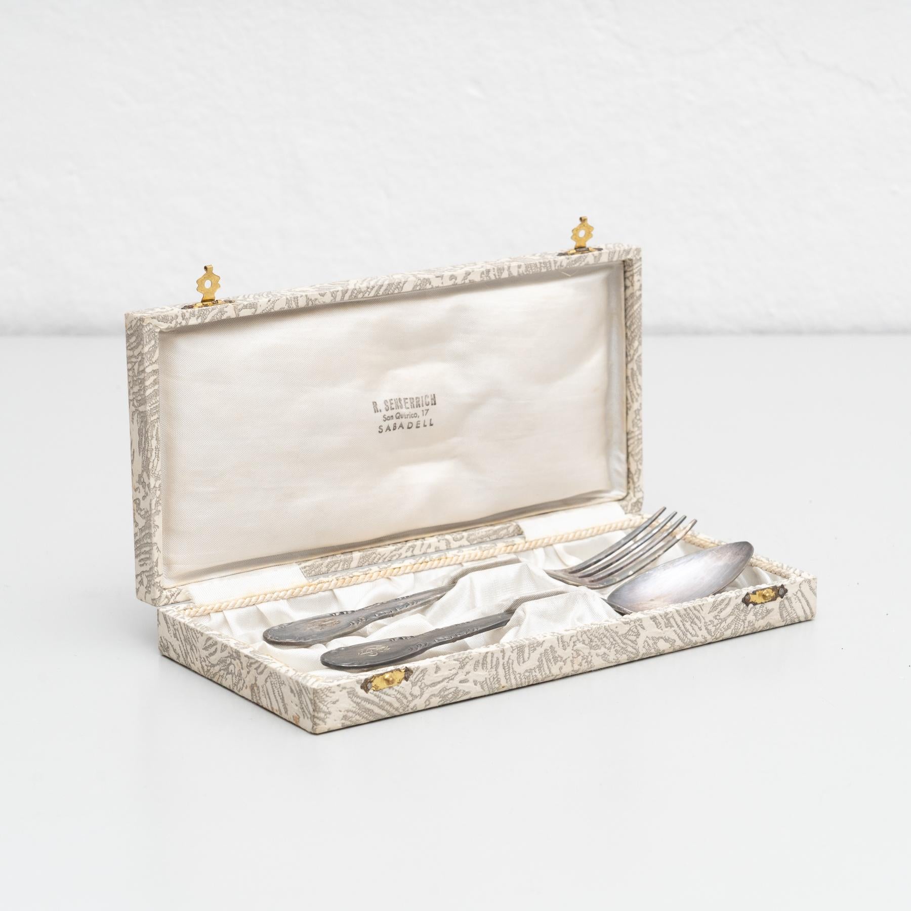 Traditionelle antike Silbergabel und Löffel in einer Schachtel, um 1950 (Spanisch) im Angebot