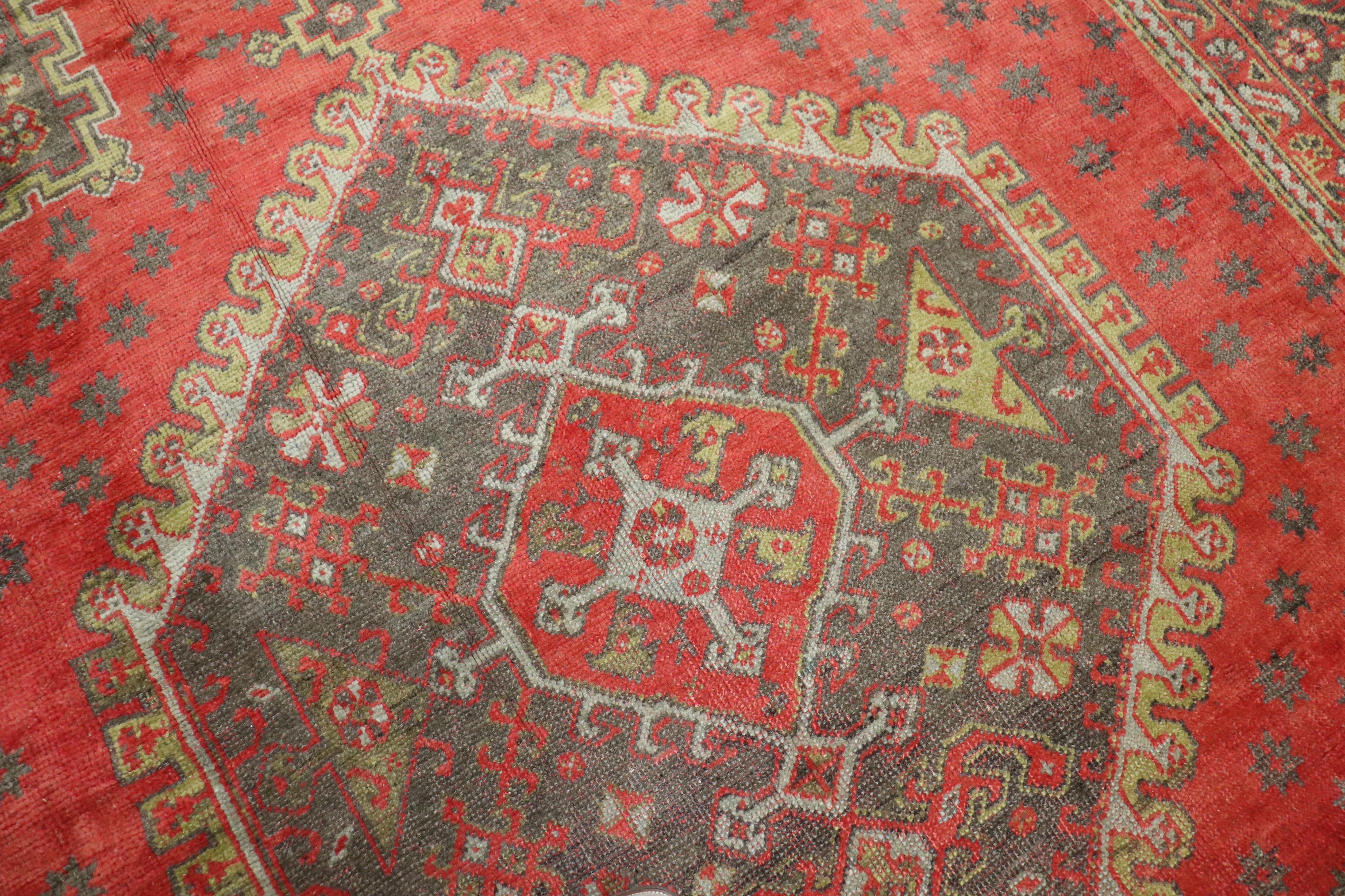 Traditional Antique Turkish Oushak Carpet, 20th Century For Sale 2