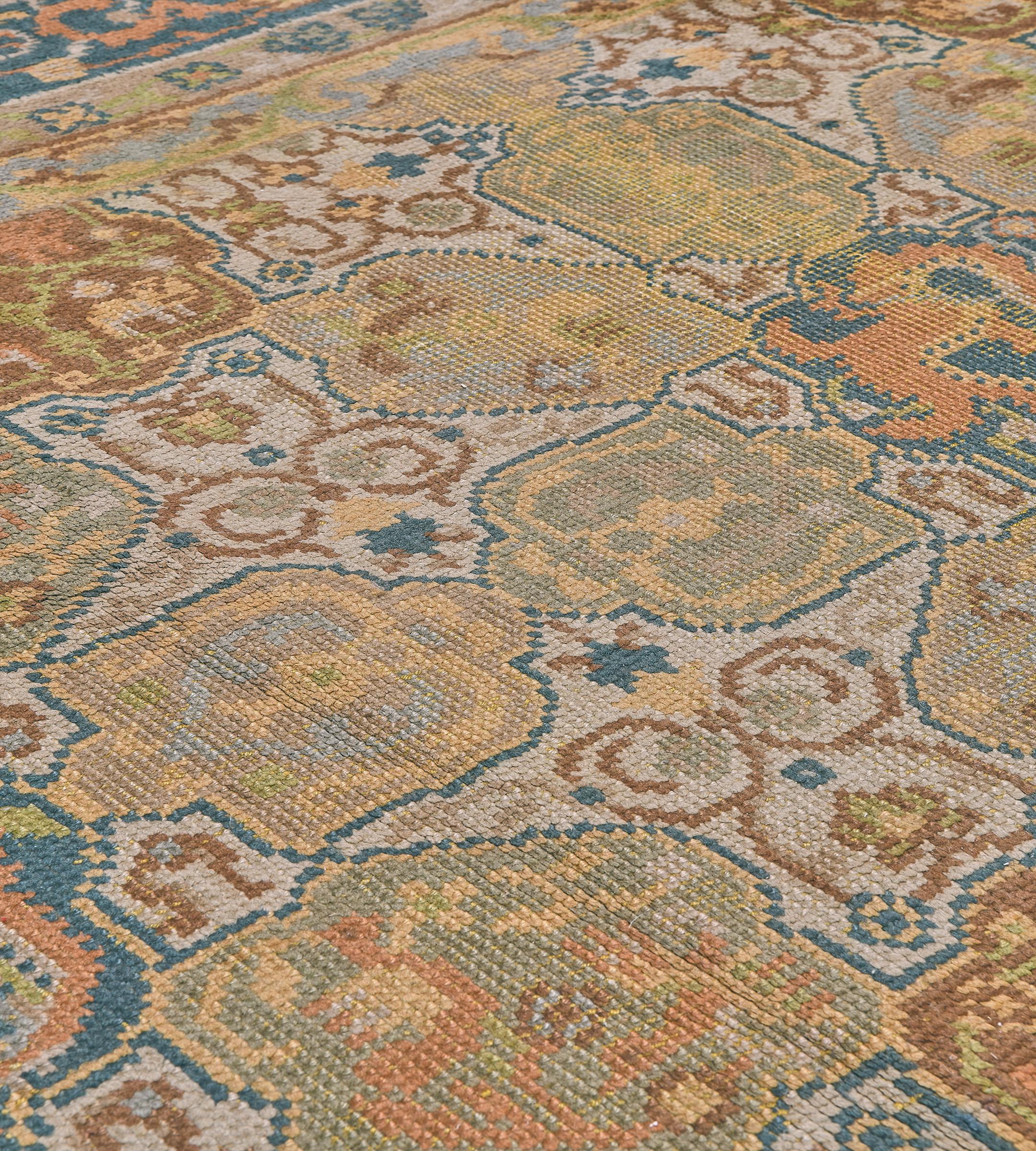 Traditional Antique Wool Handwoven European Rug In Good Condition For Sale In West Hollywood, CA
