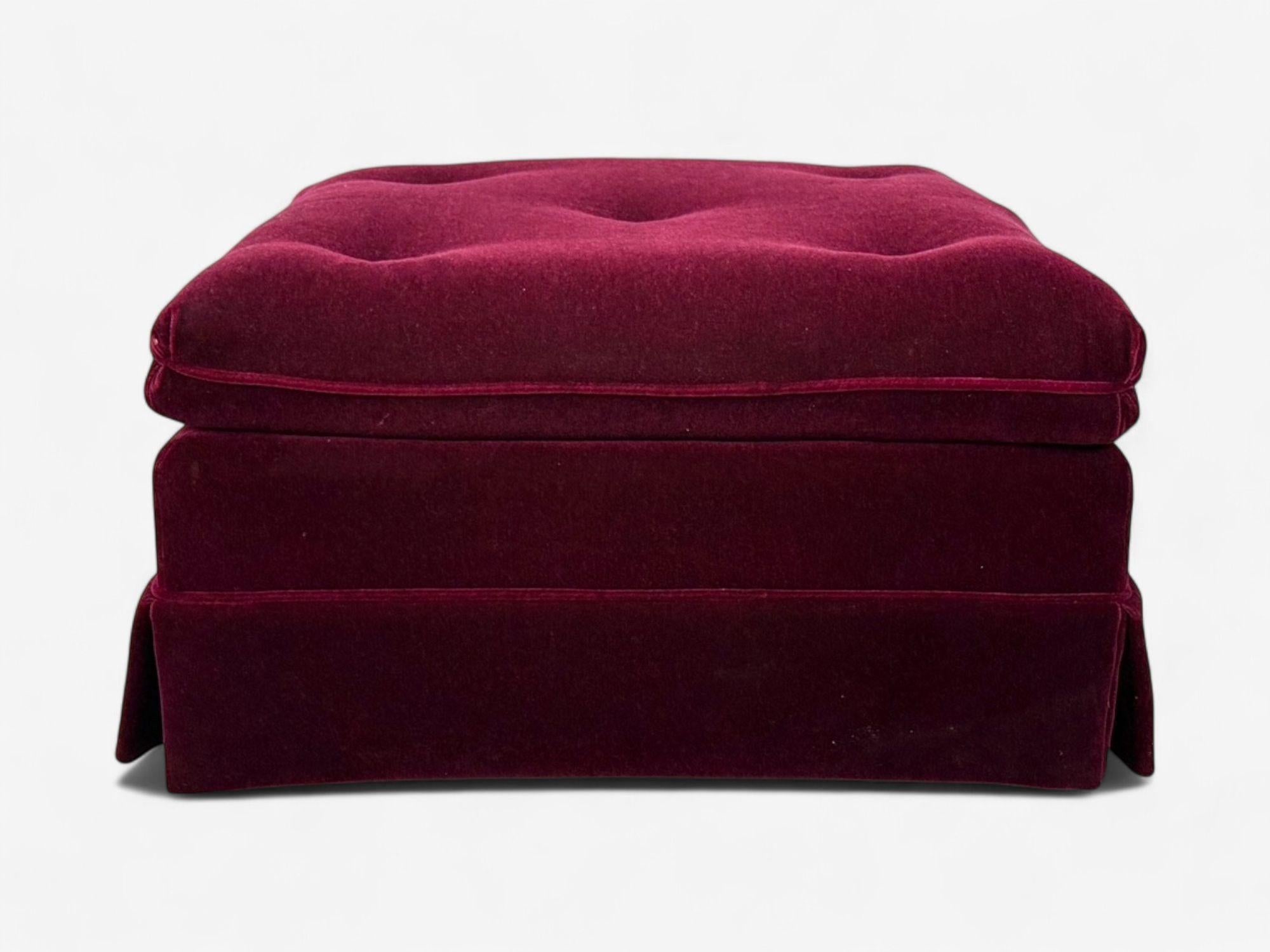 Georgien Traditionnel, mohair aubergine, pouf roulant, Angleterre, années 1970 en vente