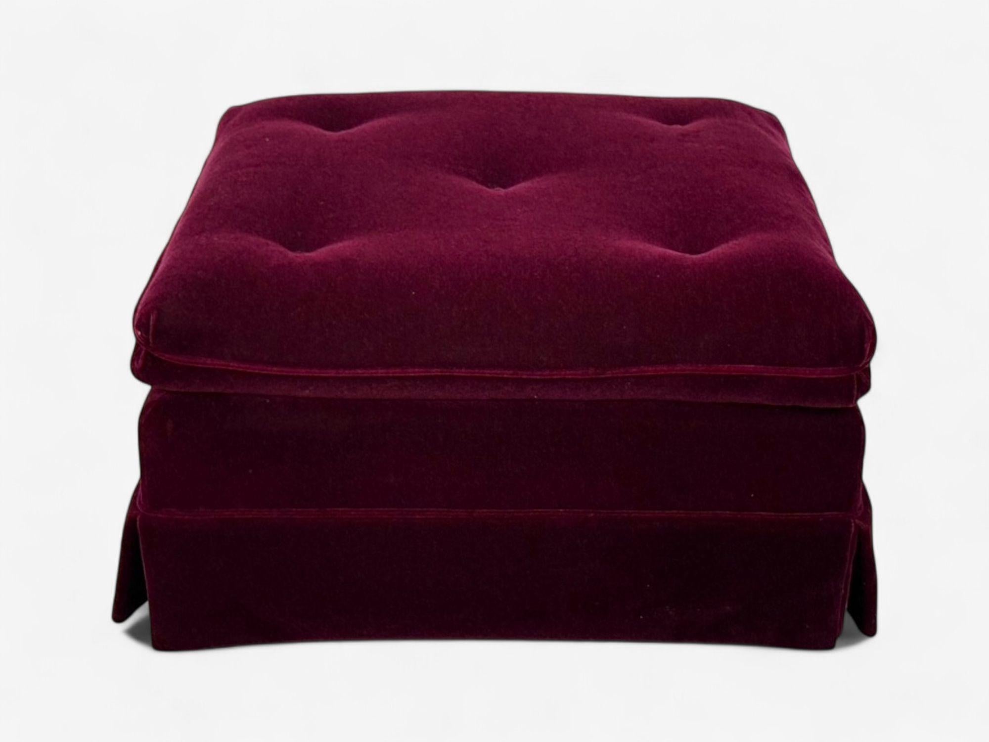 20ième siècle Traditionnel, mohair aubergine, pouf roulant, Angleterre, années 1970 en vente