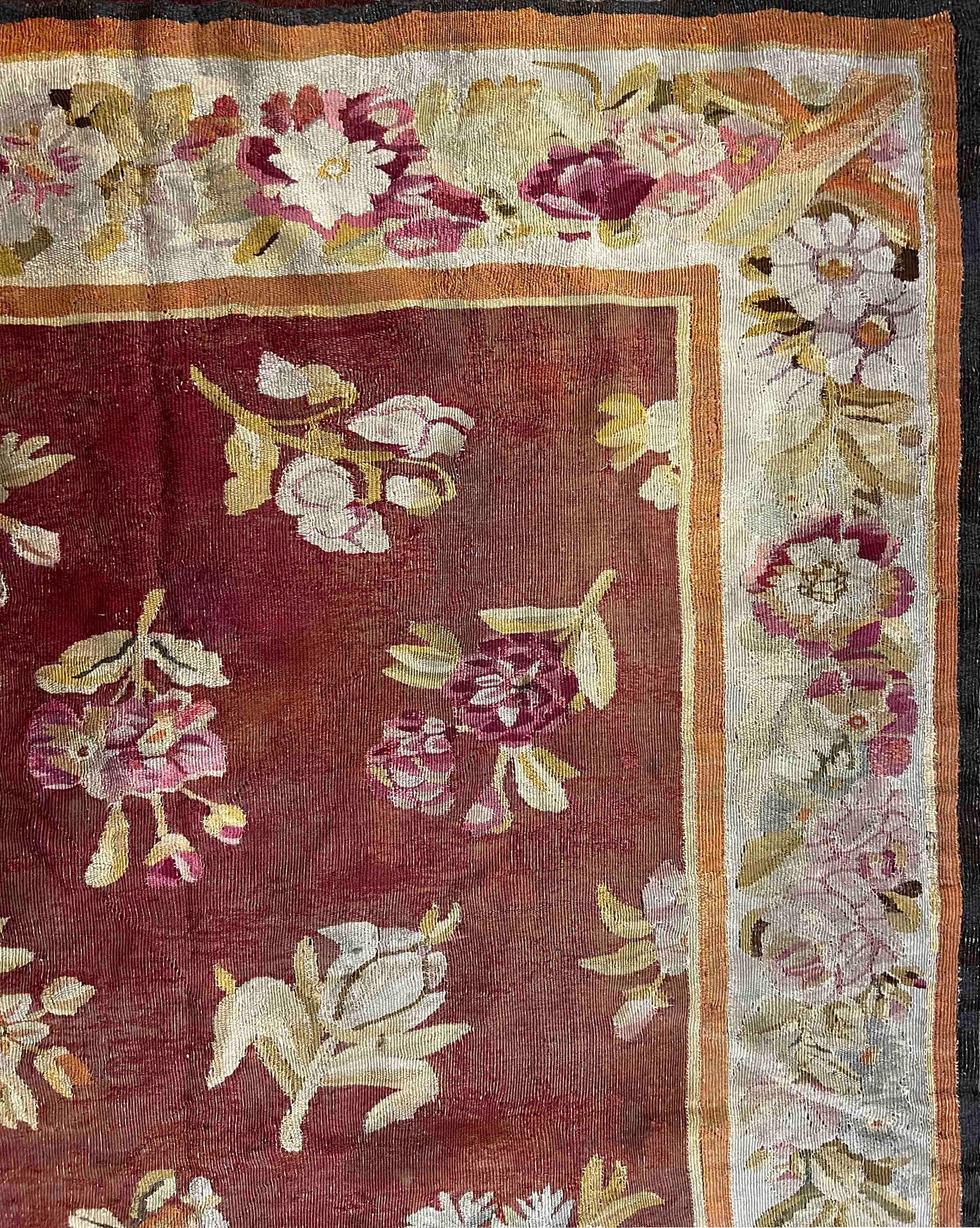 Traditional Aubusson rug flat weave style small - N° 879 In Excellent Condition For Sale In Paris, FR