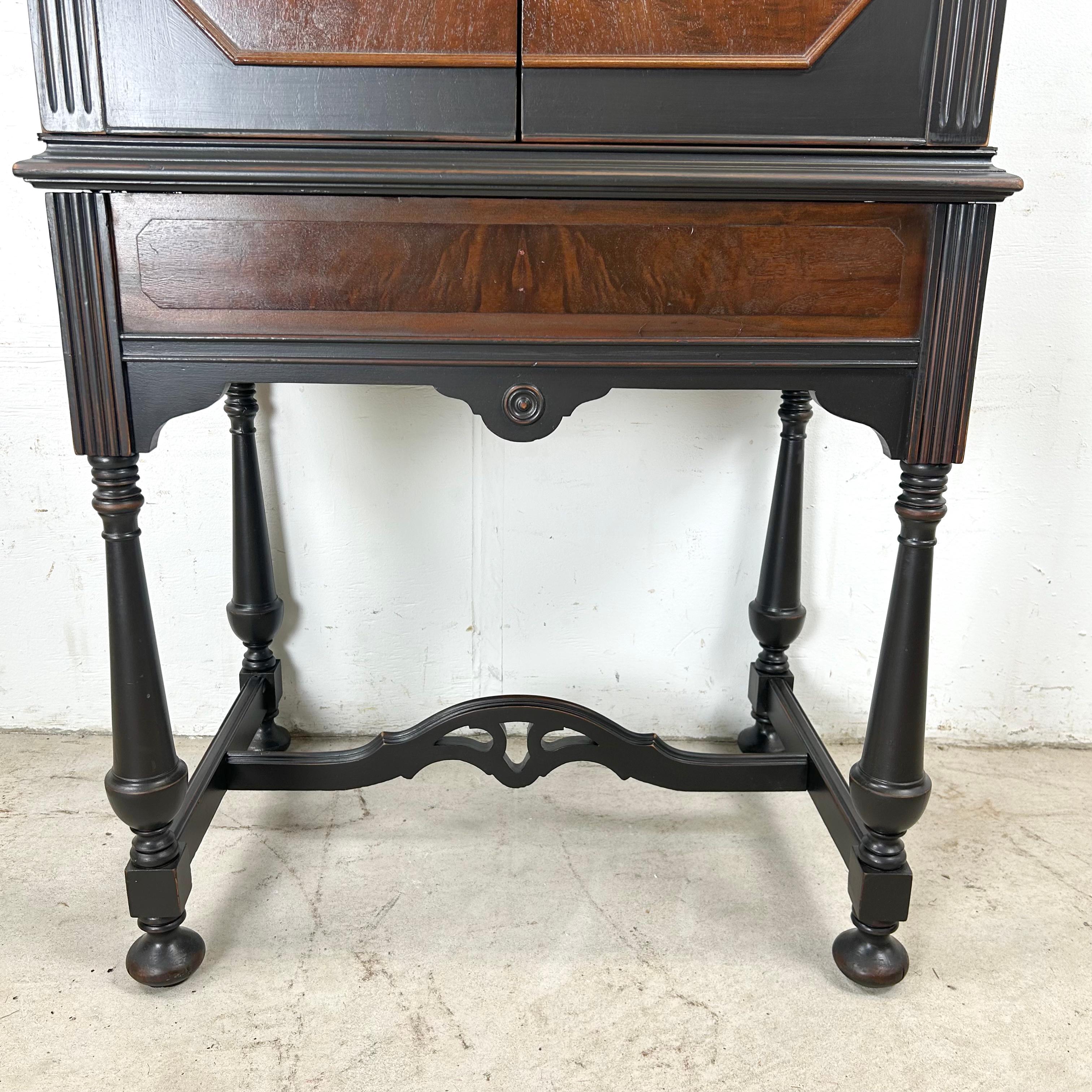 Traditional Bar Cabinet With Dropfront In Good Condition For Sale In Trenton, NJ