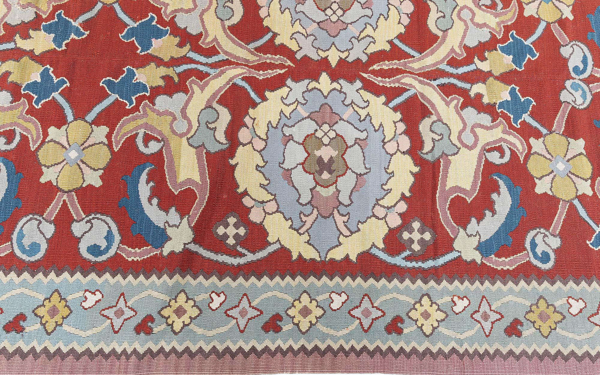 Noué à la main Chemin de table traditionnel en laine nouée à la main de Bessarabie Doris Leslie Blau en vente