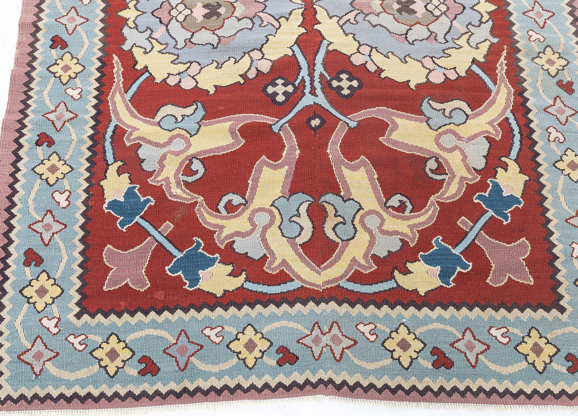 20ième siècle Chemin de table traditionnel en laine nouée à la main de Bessarabie Doris Leslie Blau en vente