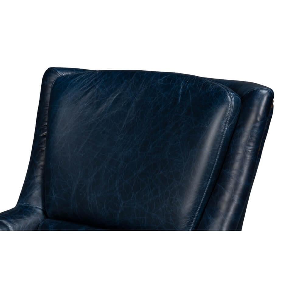 Chaise pivotante traditionnelle en cuir bleu en vente 1