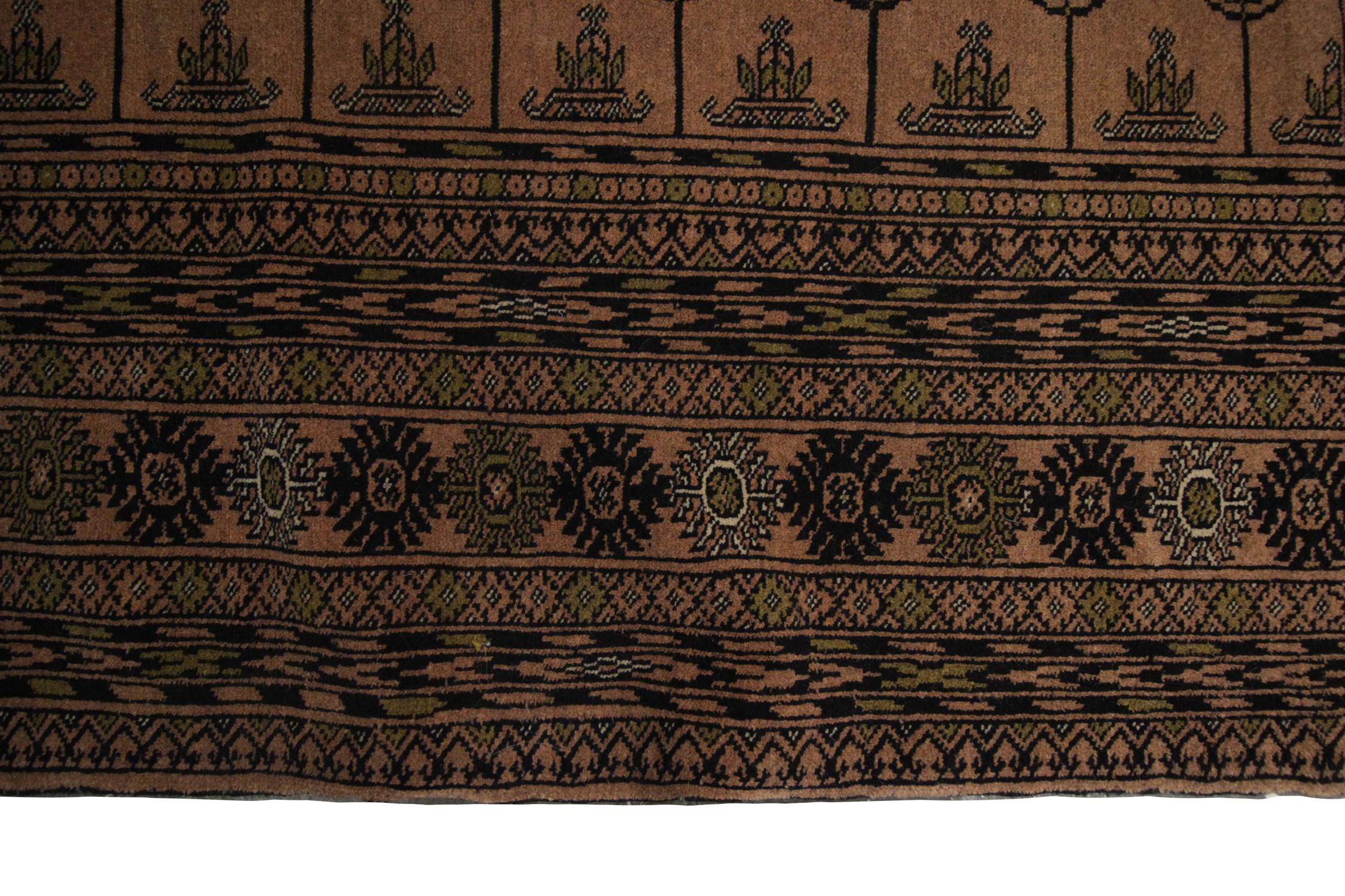 Alfombra tradicional Bokhara Vintage, alfombra de lana hecha a mano para dormitorio mediados del siglo XX en venta