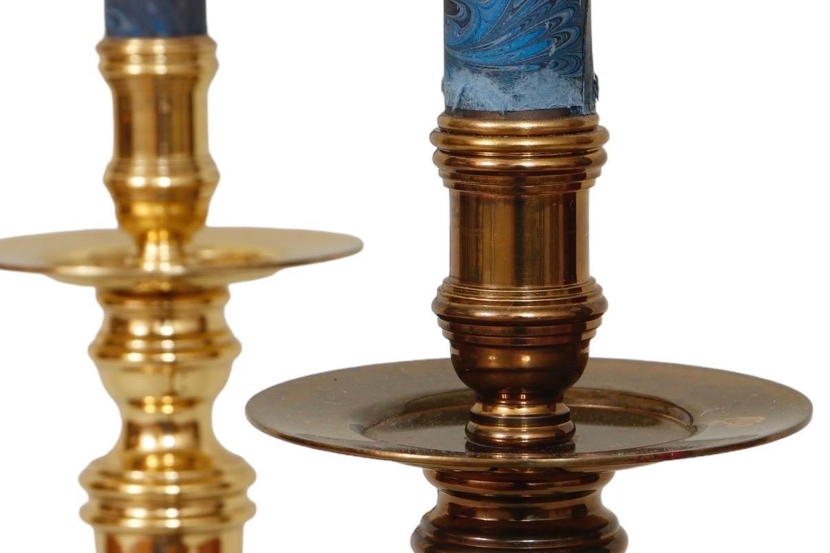 Lámparas de mesa tradicionales de latón, un par Latón en venta