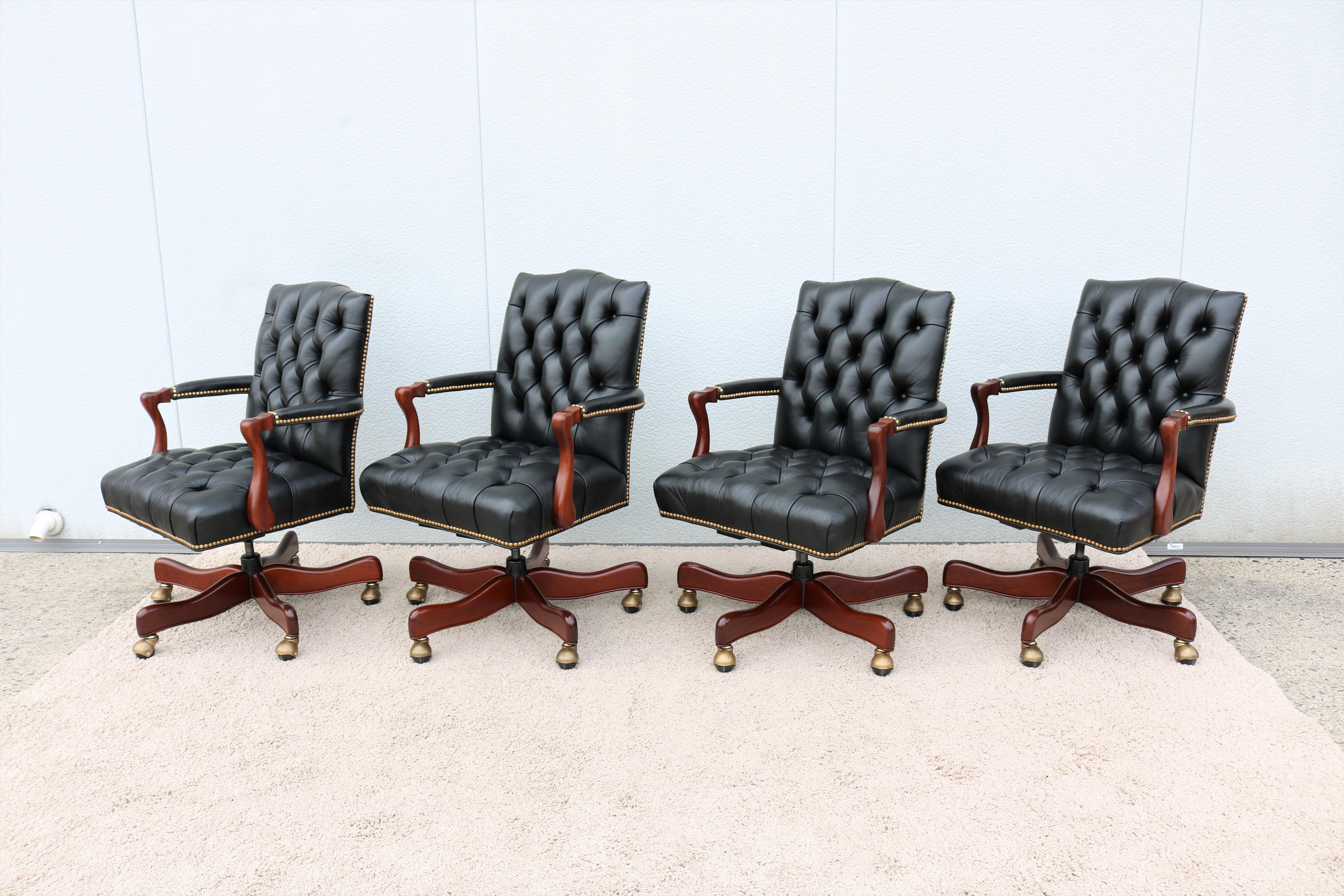 Chaise de bureau traditionnelle Cabot Wrenn Graham en cuir noir tufté pour bureau de direction en vente 4