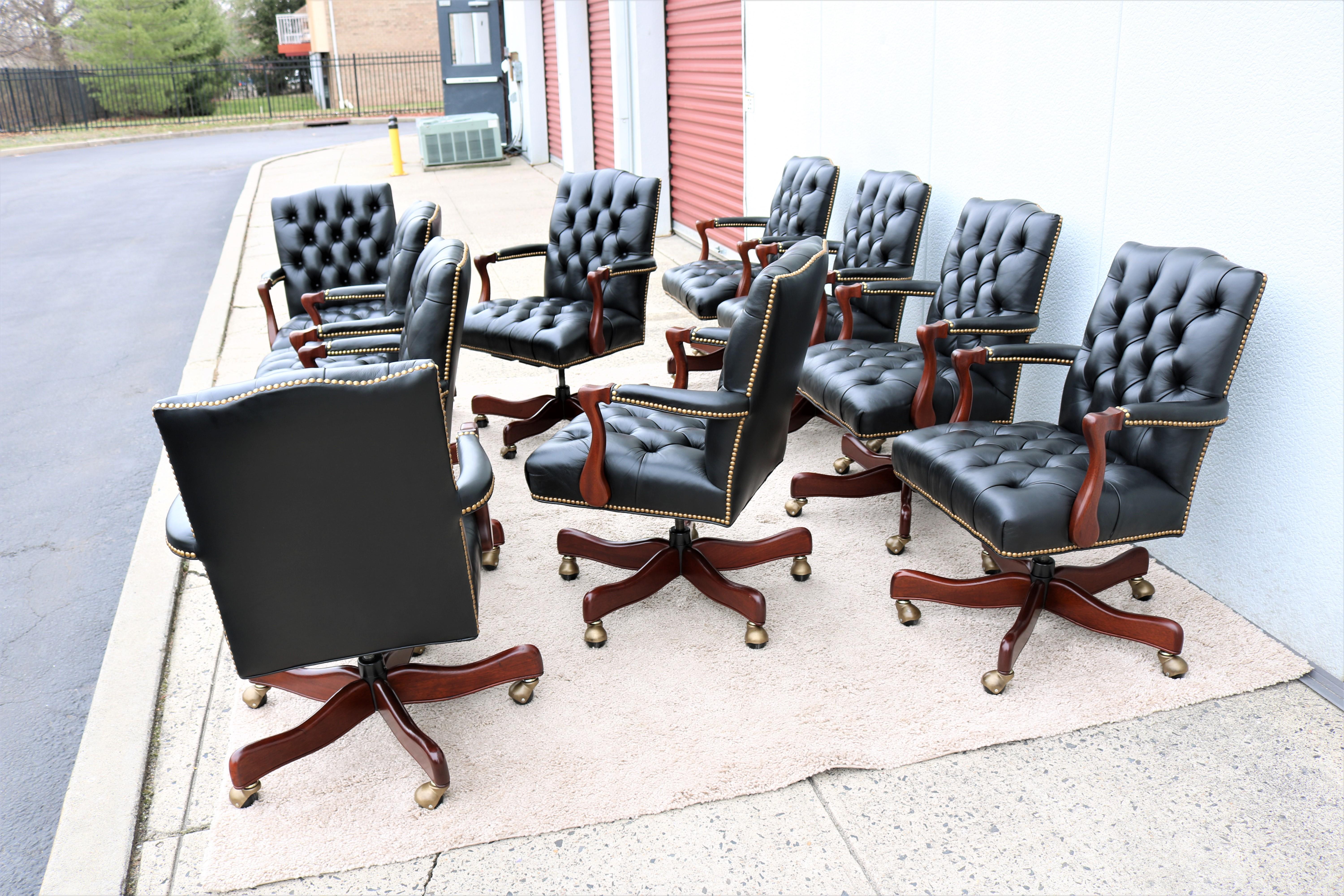 Chaise de bureau traditionnelle Cabot Wrenn Graham en cuir noir tufté pour bureau de direction Bon état - En vente à Secaucus, NJ