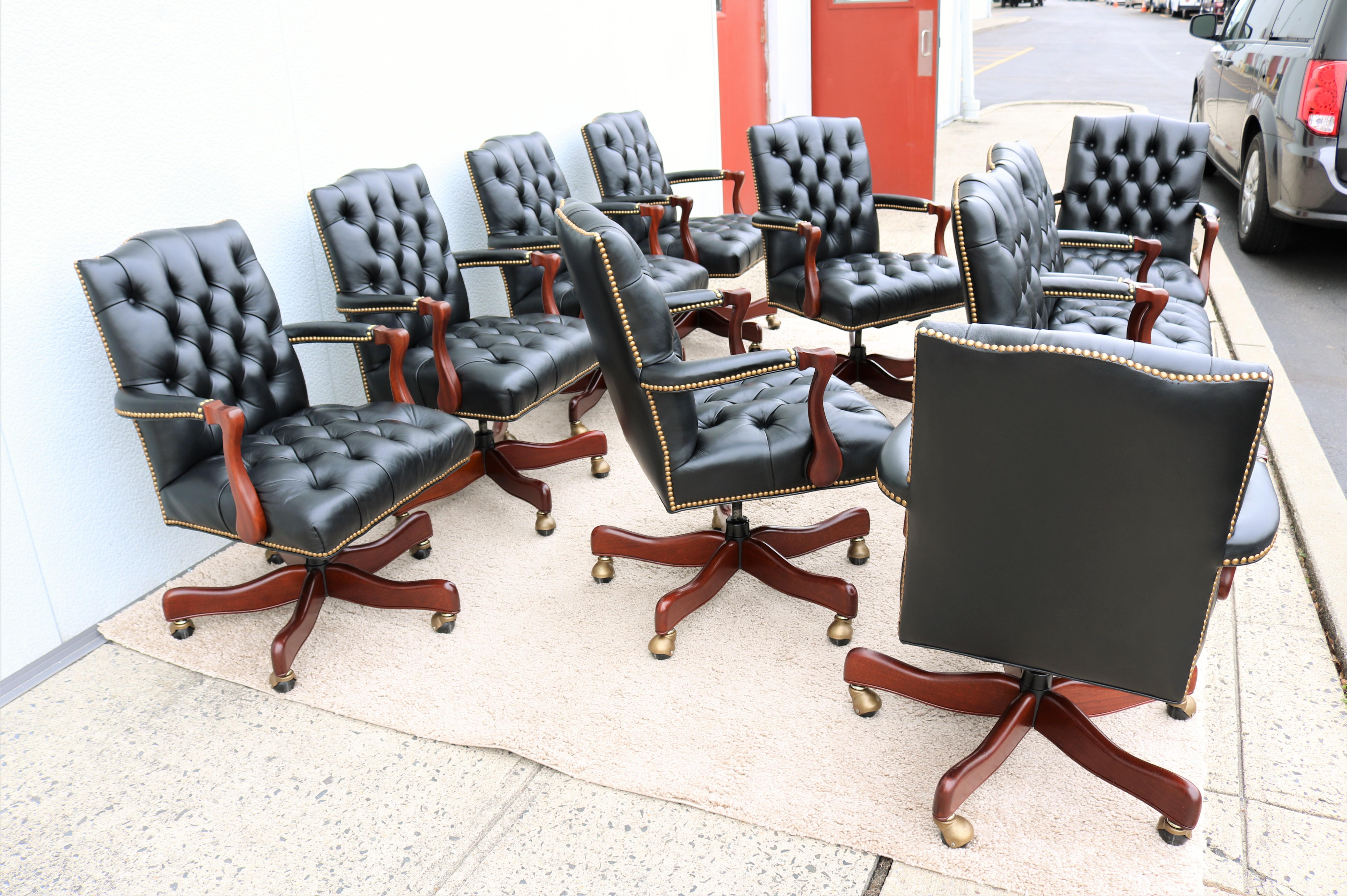 Laiton Chaise de bureau traditionnelle Cabot Wrenn Graham en cuir noir tufté pour bureau de direction en vente