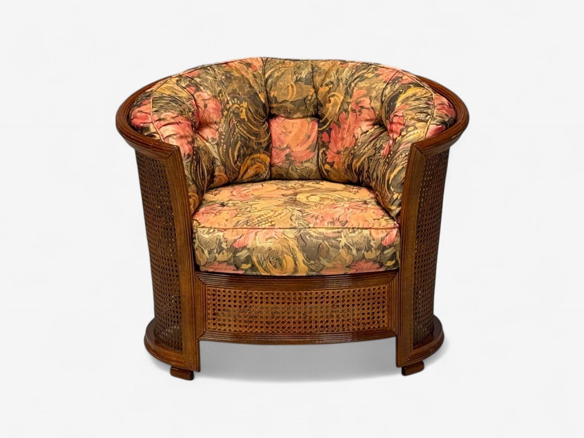 Sillón Tradicional, Caña, Nogal, Respaldo Barril, EEUU, Años 80 Regencia en venta