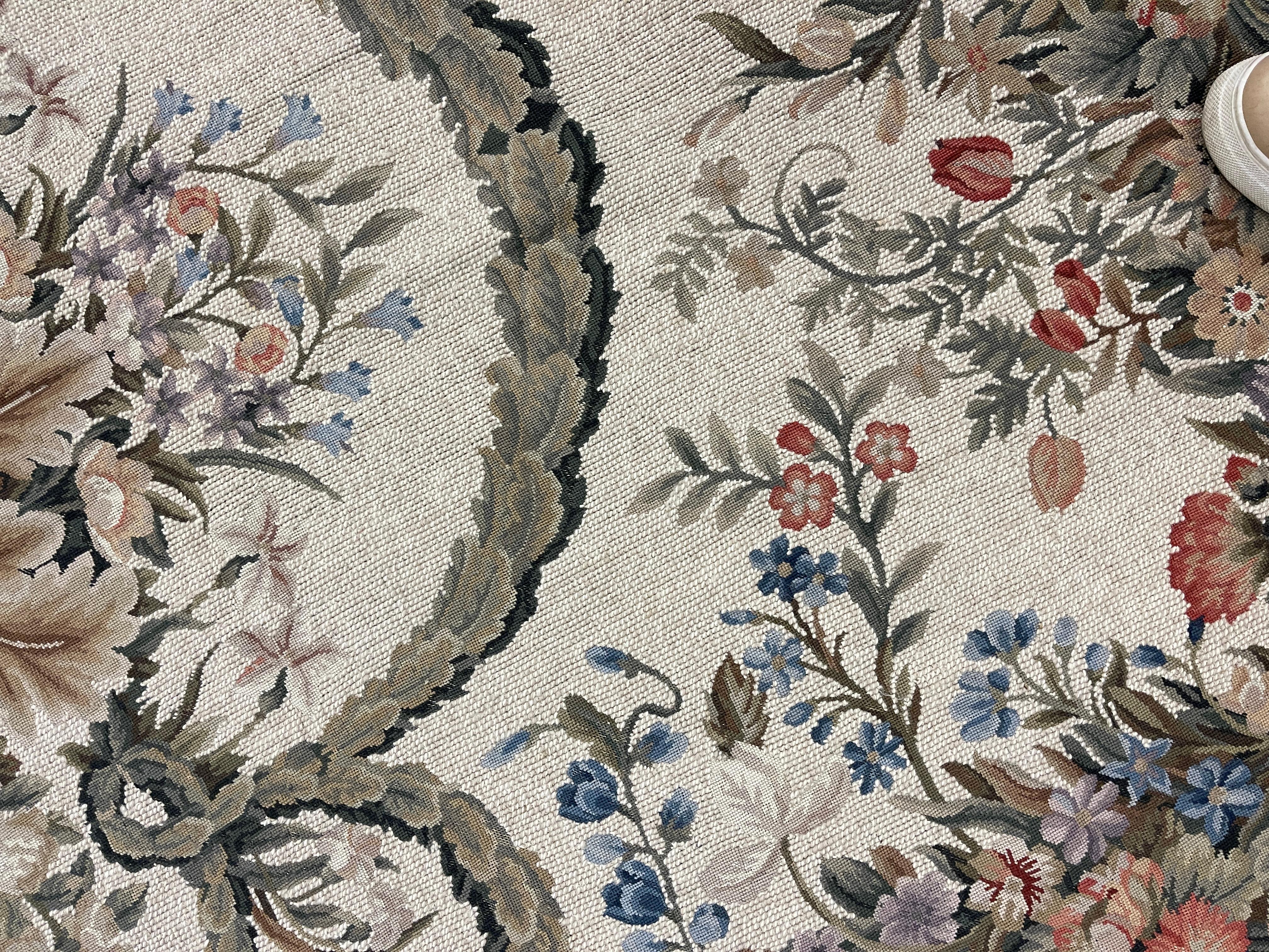 Alfombra Tradicional Alfombra Aubusson Floral Magnífica Tejida a Mano en Lana Punto de Aguja en venta 3