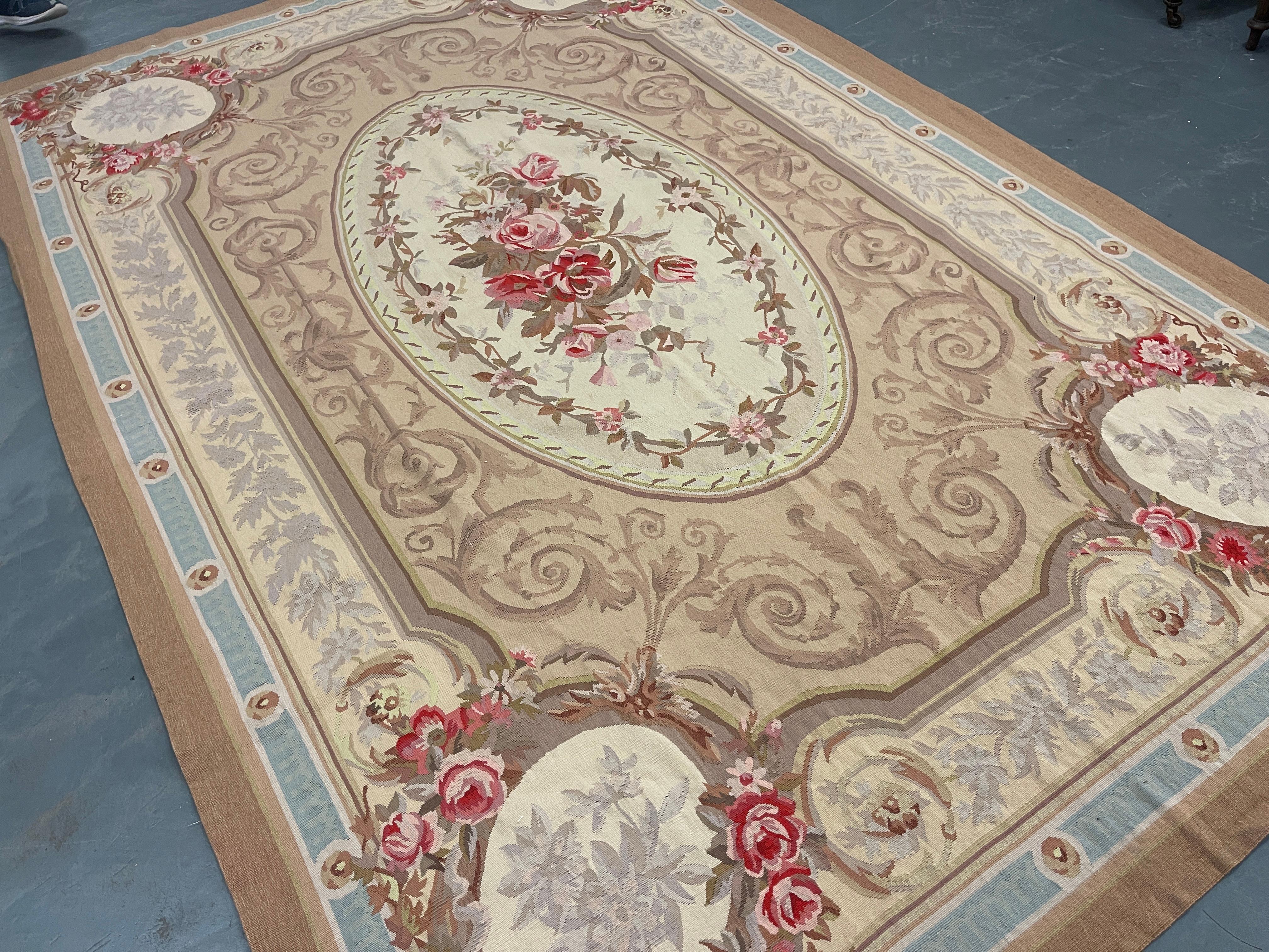 This fantastic area rug has been handwoven with a beautiful symmetrical floral design woven on an ivory blue background with cream green and ivory accents. This elegant piece's colour and design make it the perfect accent rug.
This rug style is best