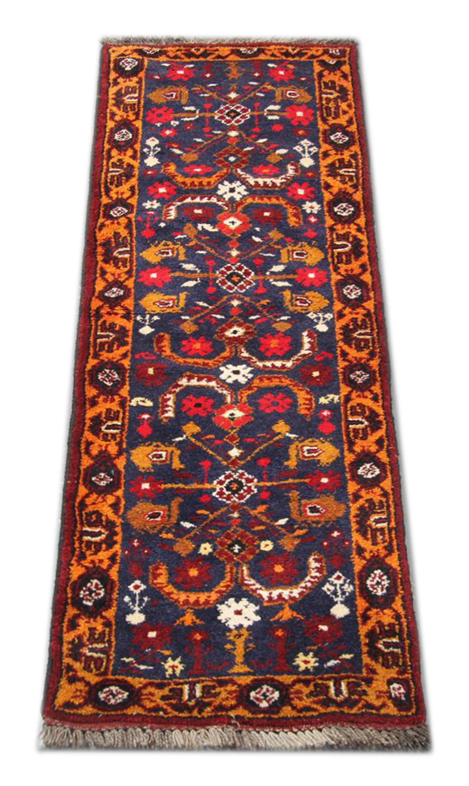 Are you looking for a new runner rug to decorate your hallway? Then look no further! This truly unique Runner rug has been hand-woven with a highly detailed symmetrical, tribal motif design, with a simple red and cream colour palette. Featuring a