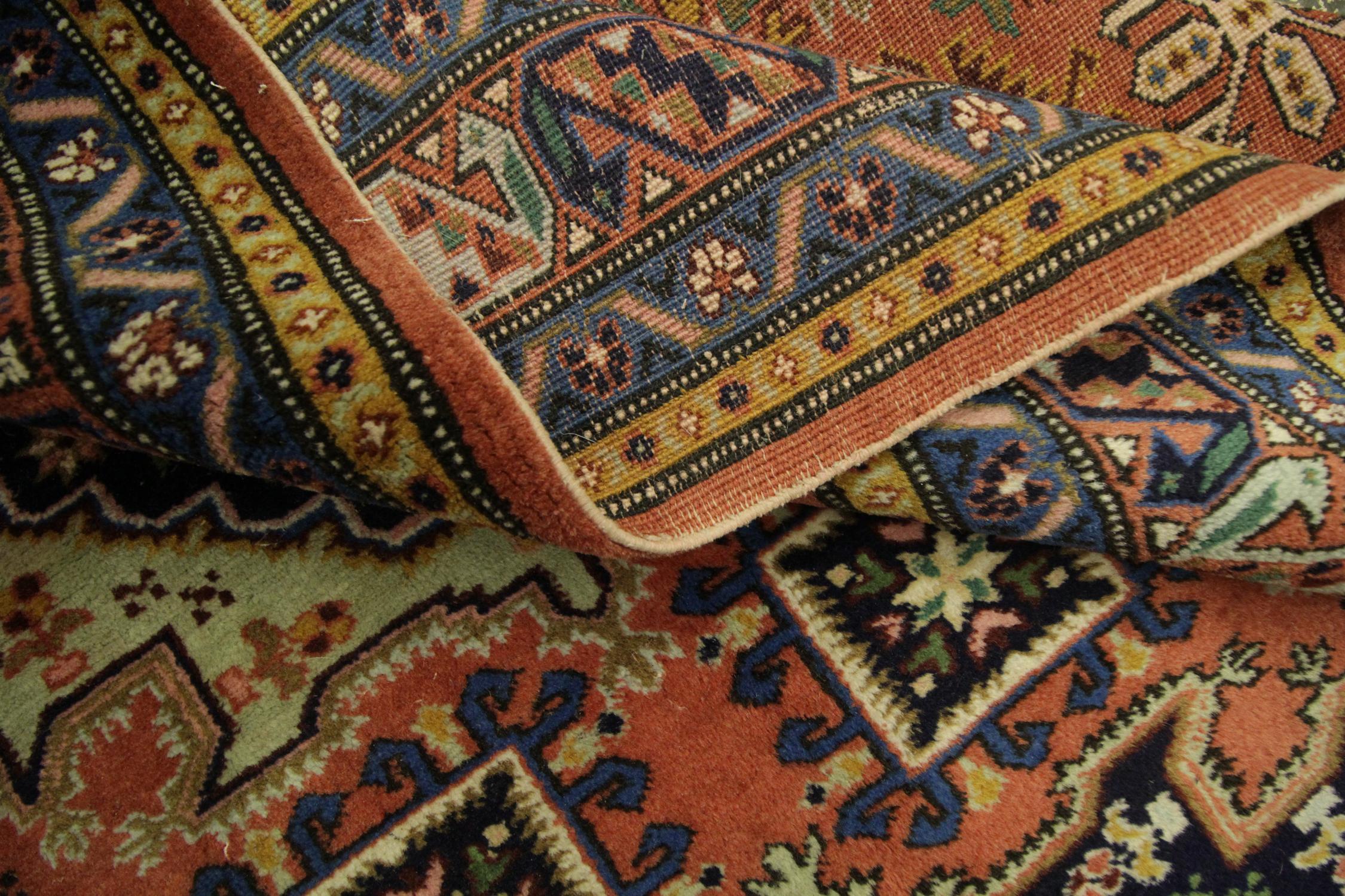 Mid-20th Century Traditional Carpet Vintage Turkish Rug Wool Oriental Rug, Bedroom Rug for Sale For Sale