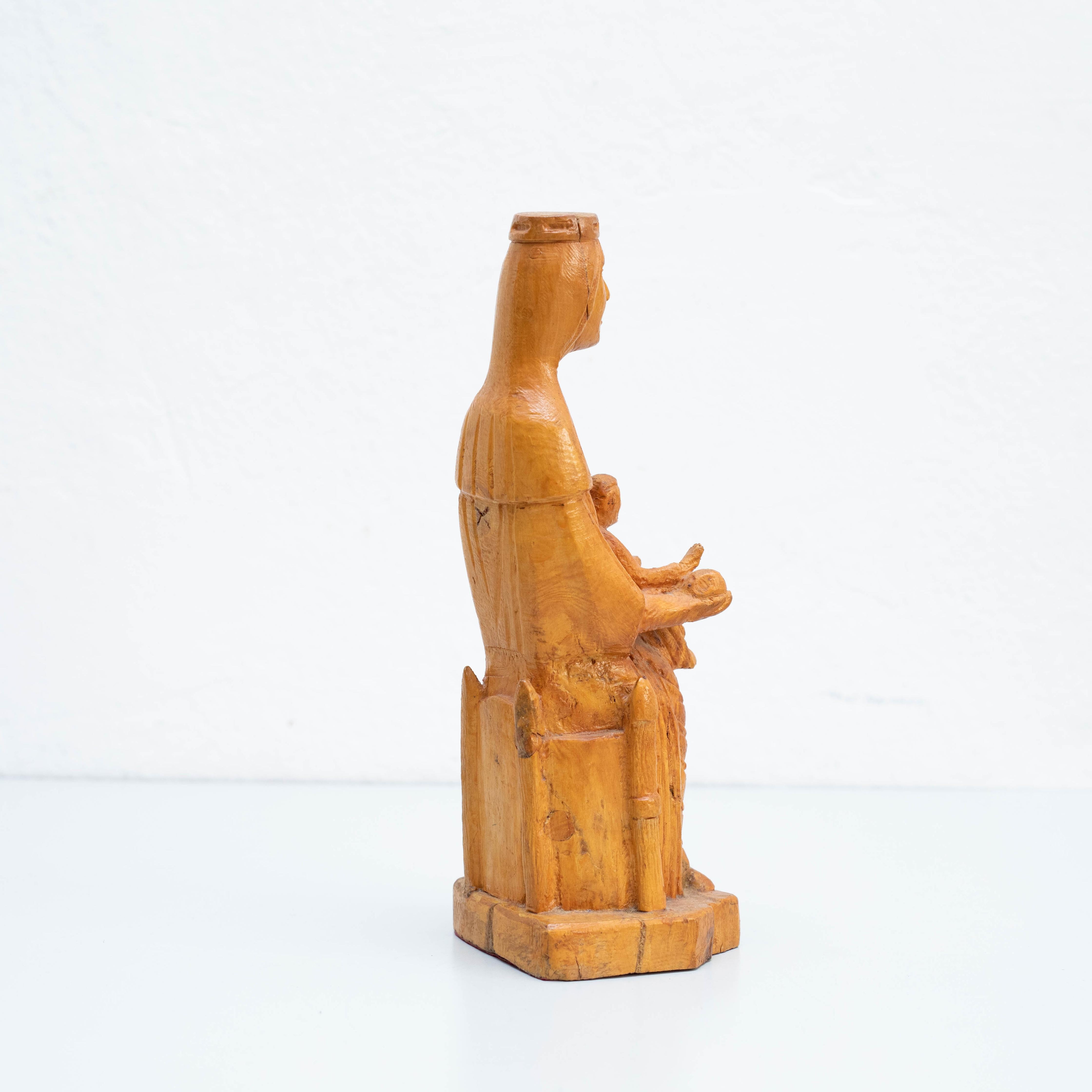 Sculpture traditionnelle en bois de la Vierge religieuse catalane « La Moreneta » en vente 3