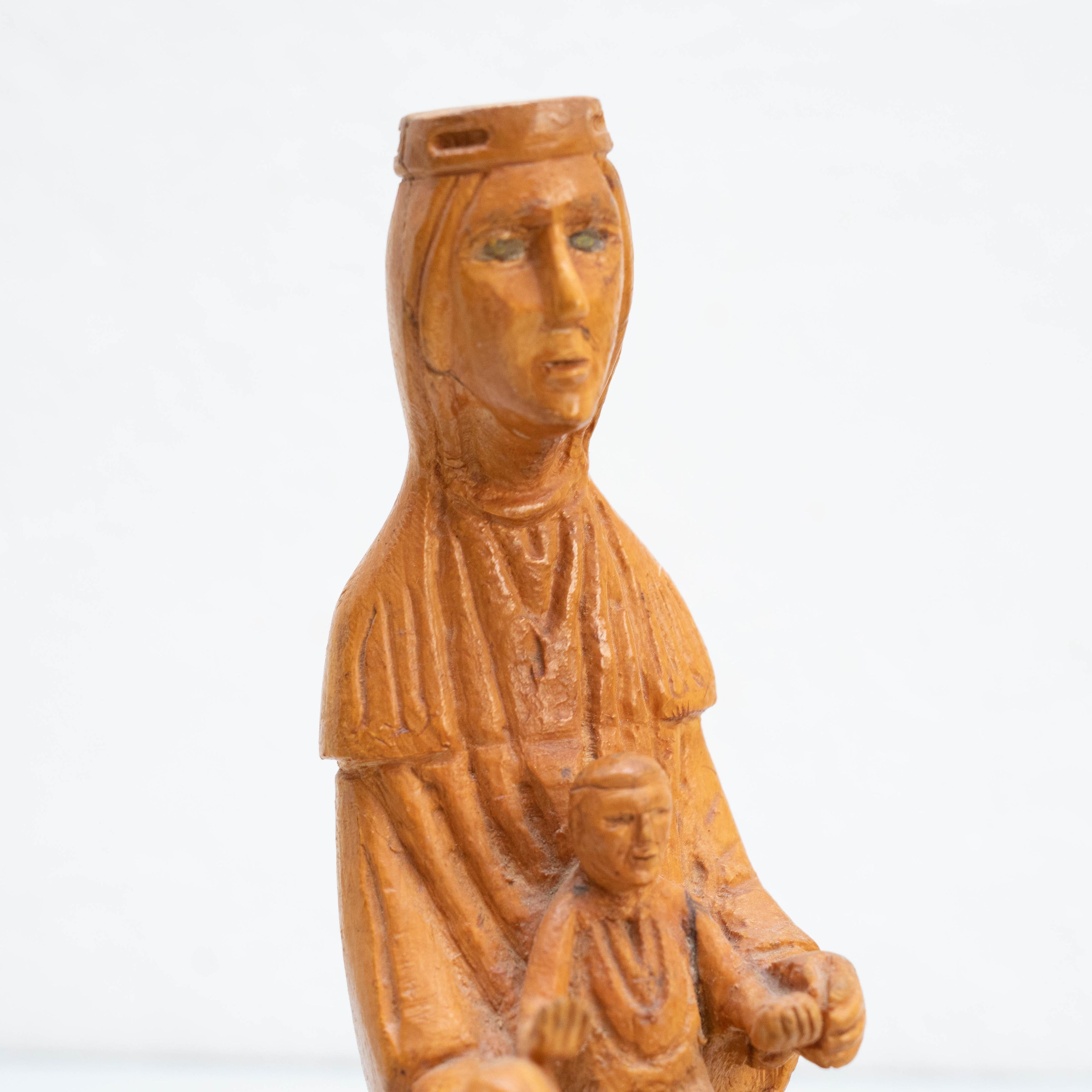 Sculpture traditionnelle en bois de la Vierge religieuse catalane « La Moreneta » Bon état - En vente à Barcelona, Barcelona