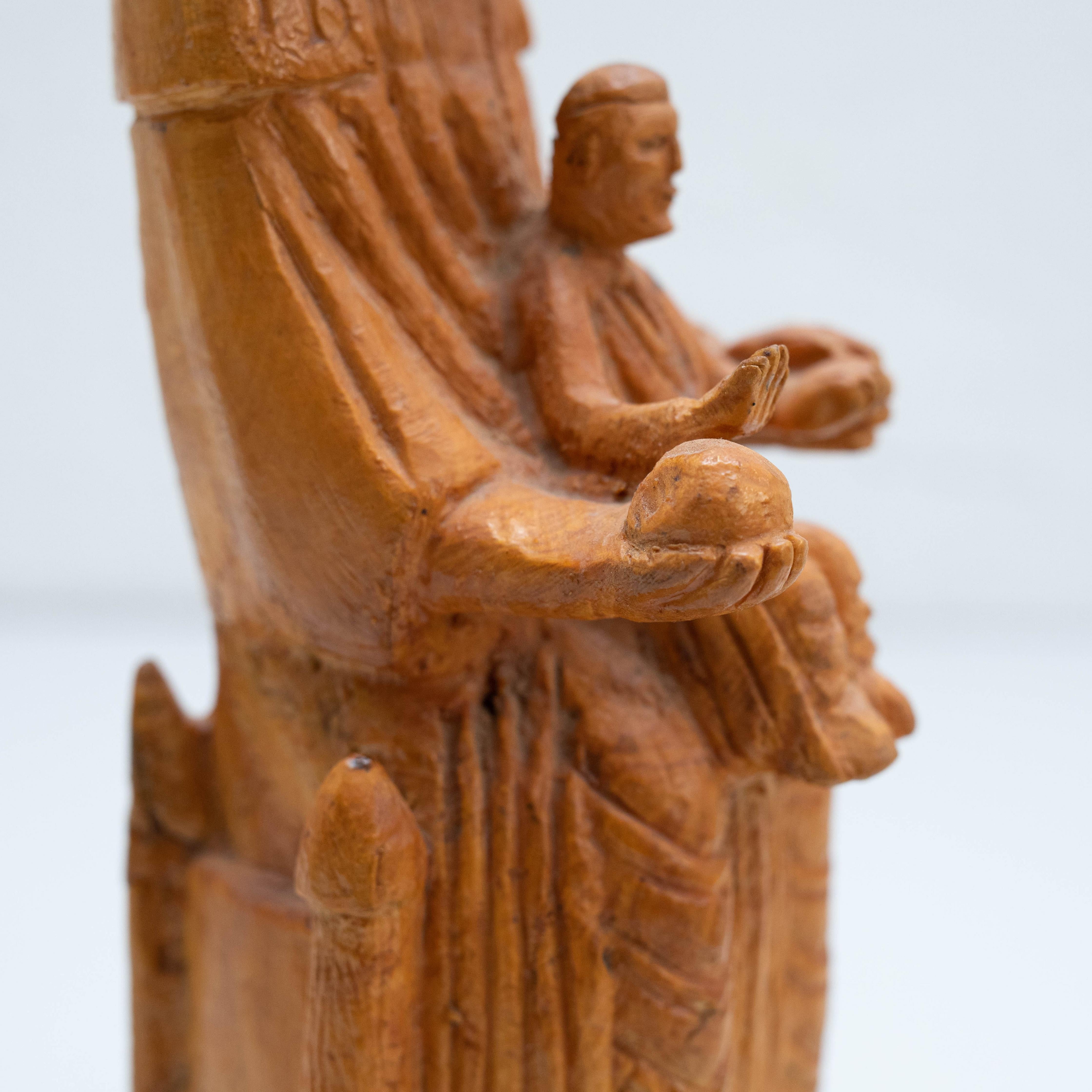 Traditionelle spanische religiöse katholische Jungfrau „La Moreneta“ aus Holzskulptur im Angebot 1