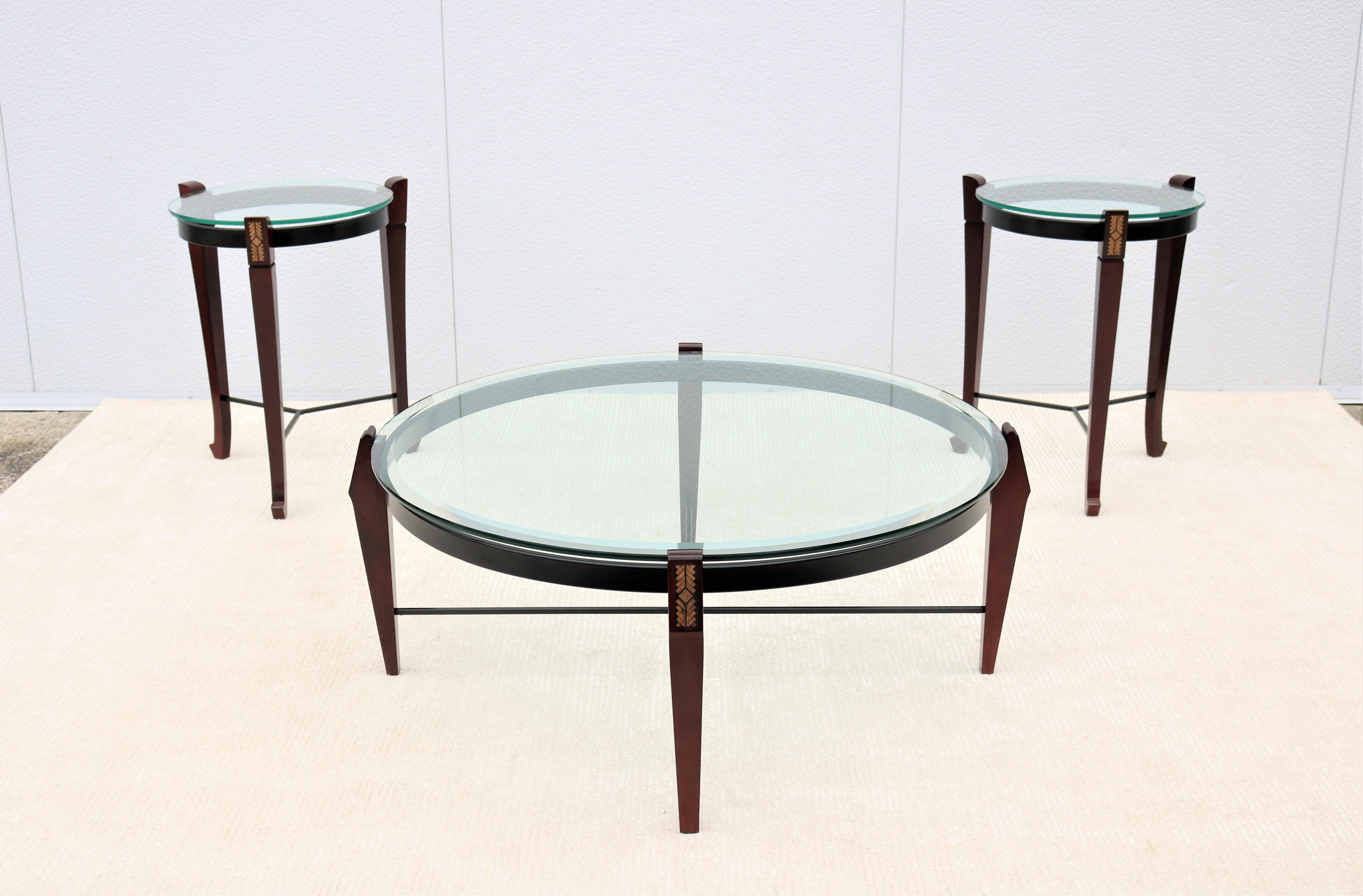 Table basse ronde traditionnelle en bois de cerisier et verre transparent en vente 8