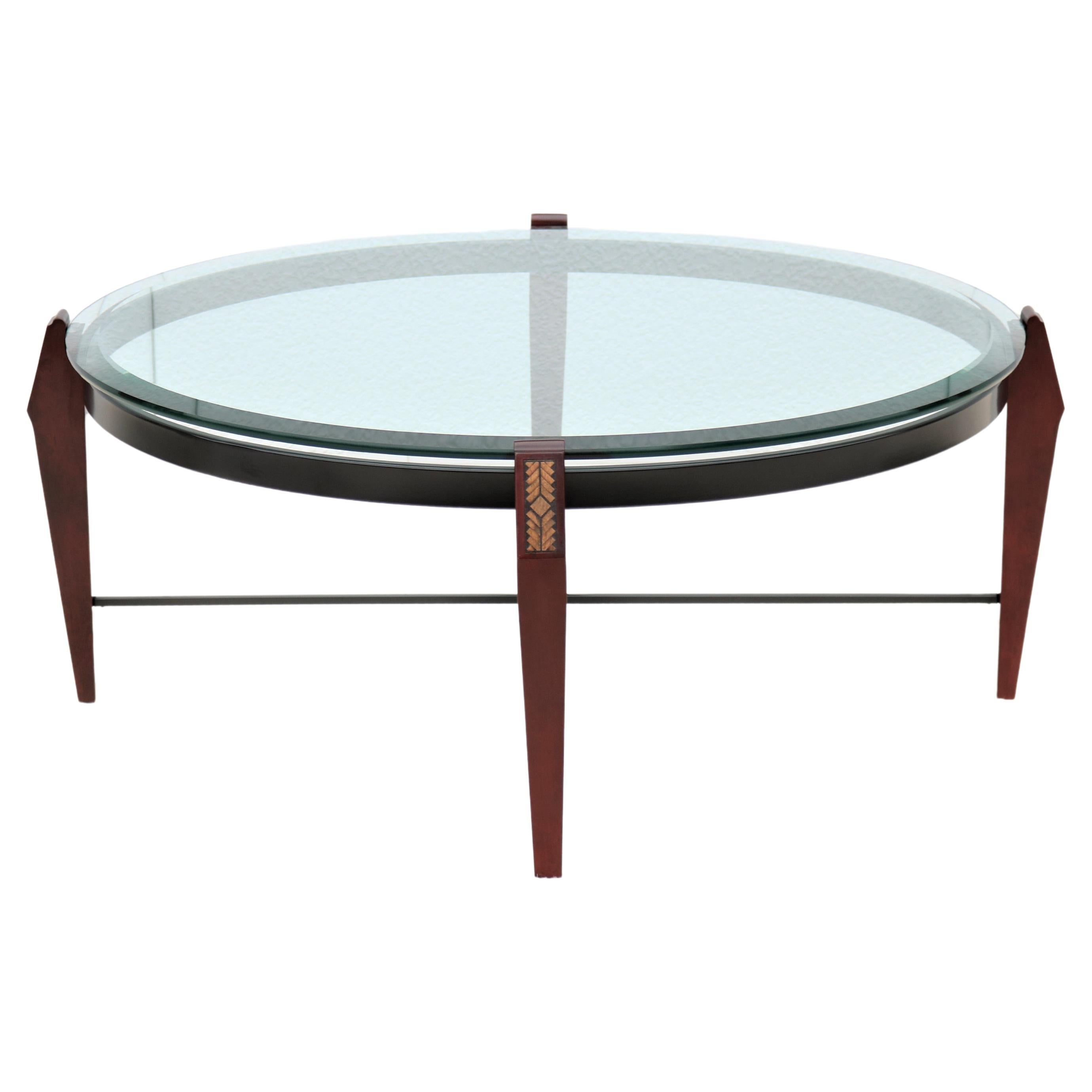 Table basse ronde traditionnelle en bois de cerisier et verre transparent en vente